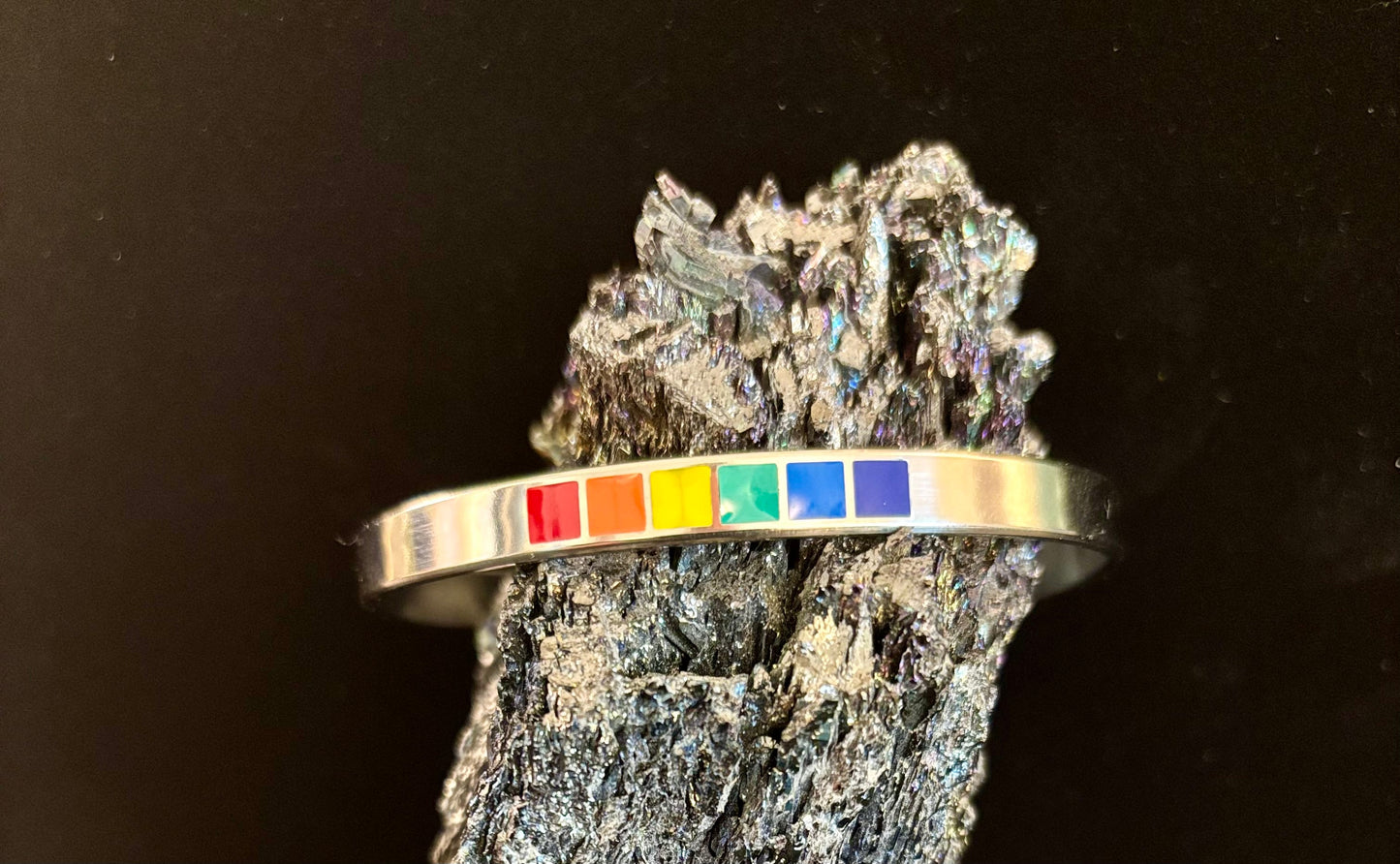 Pulsera abierta arcoíris del Orgullo LGBTQ+ – Brazalete de acero inoxidable