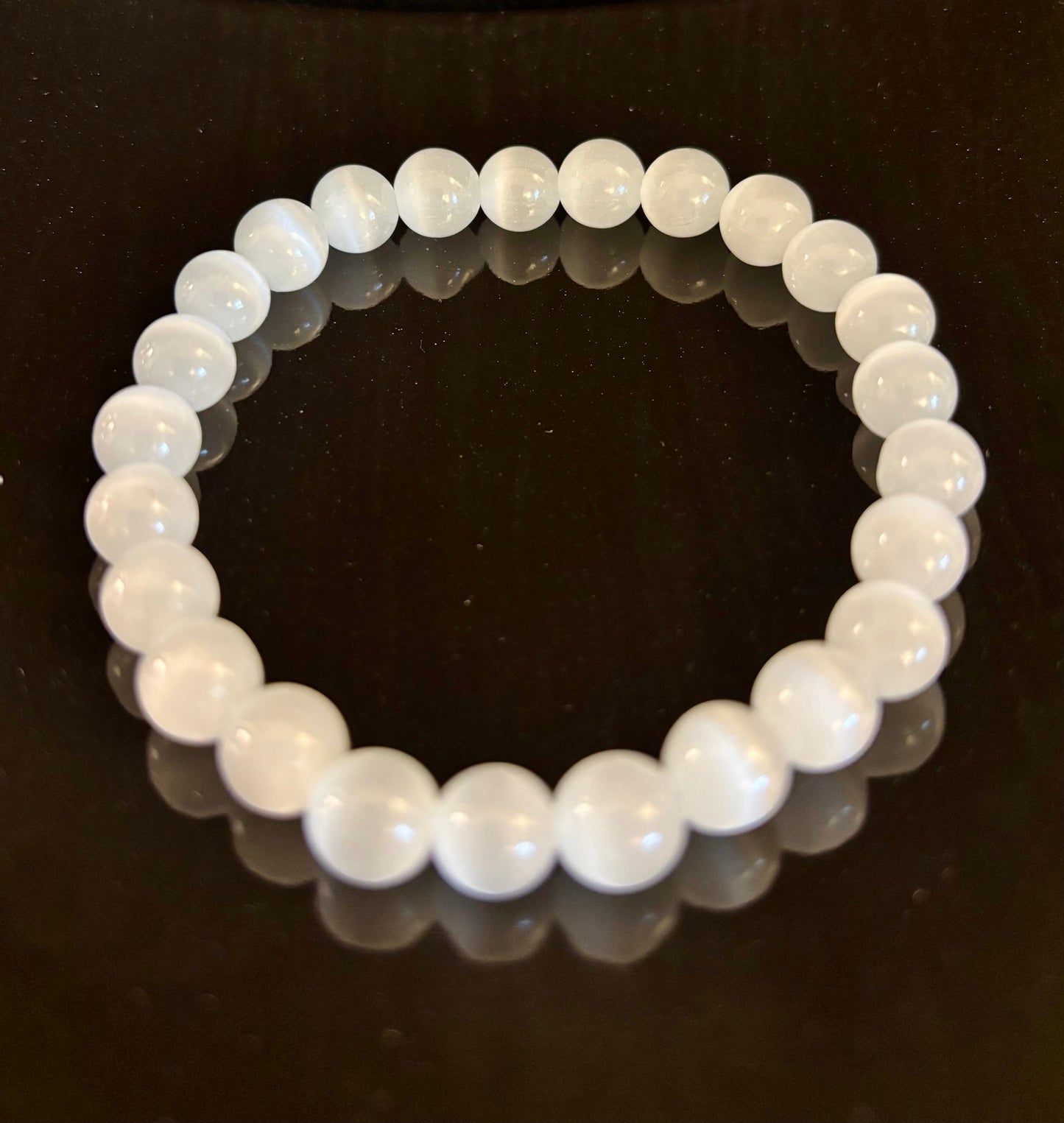 Pulsera curativa de selenita infundida con Reiki - Limpia tu energía y restaura la paz interior