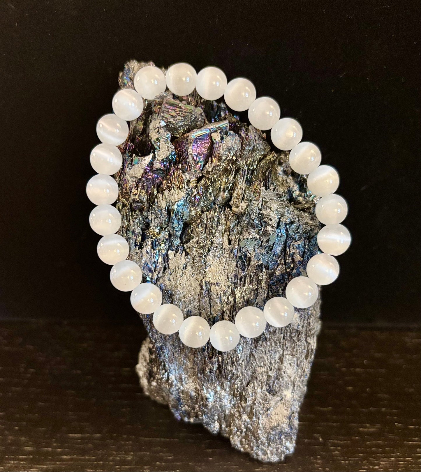 Pulsera curativa de selenita infundida con Reiki - Limpia tu energía y restaura la paz interior