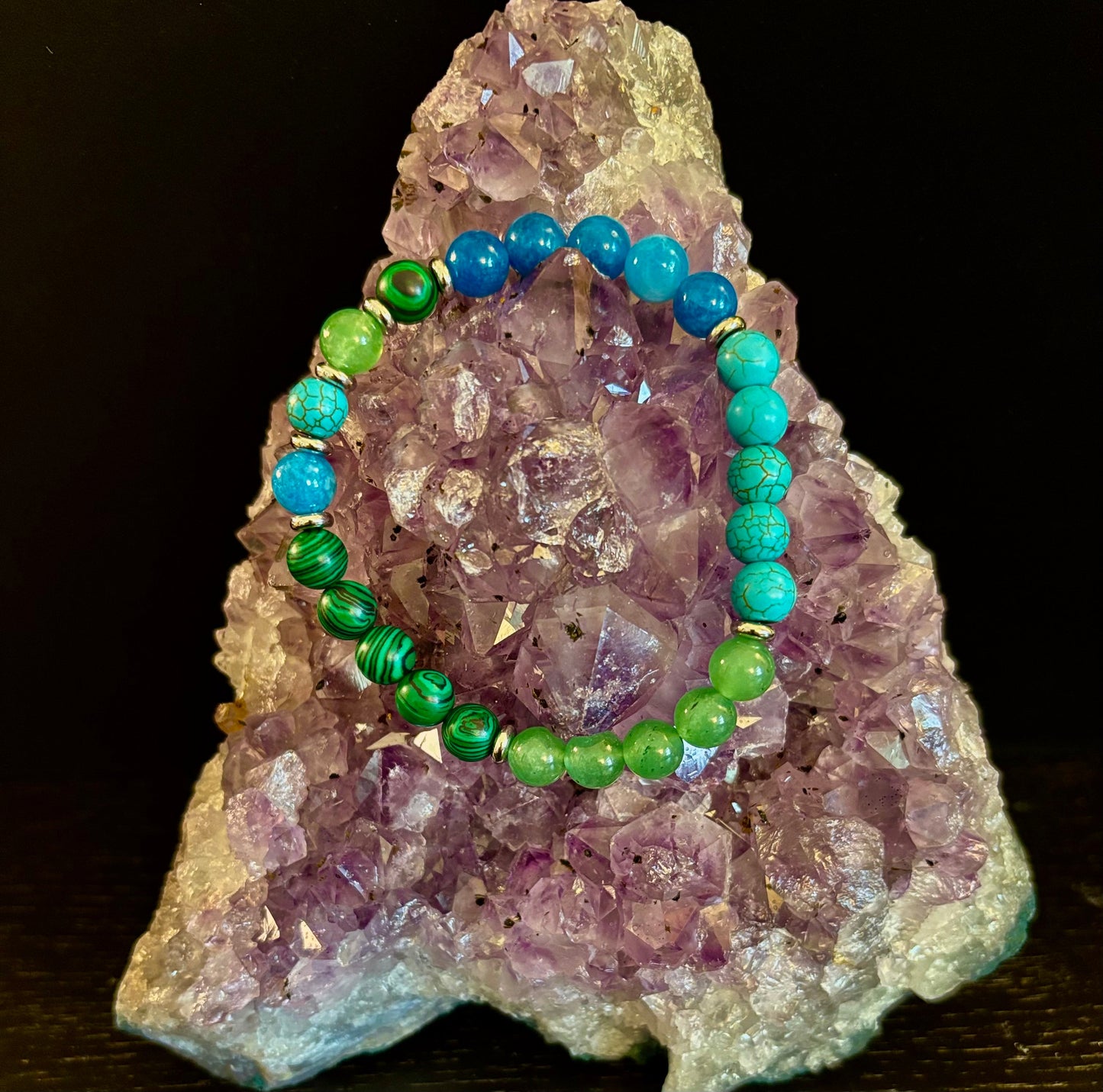 Pulsera Curativa para Aliviar la Ansiedad – Se adapta a muñecas grandes (Malaquita, Aventurina Verde, Turquesa y Aguamarina)