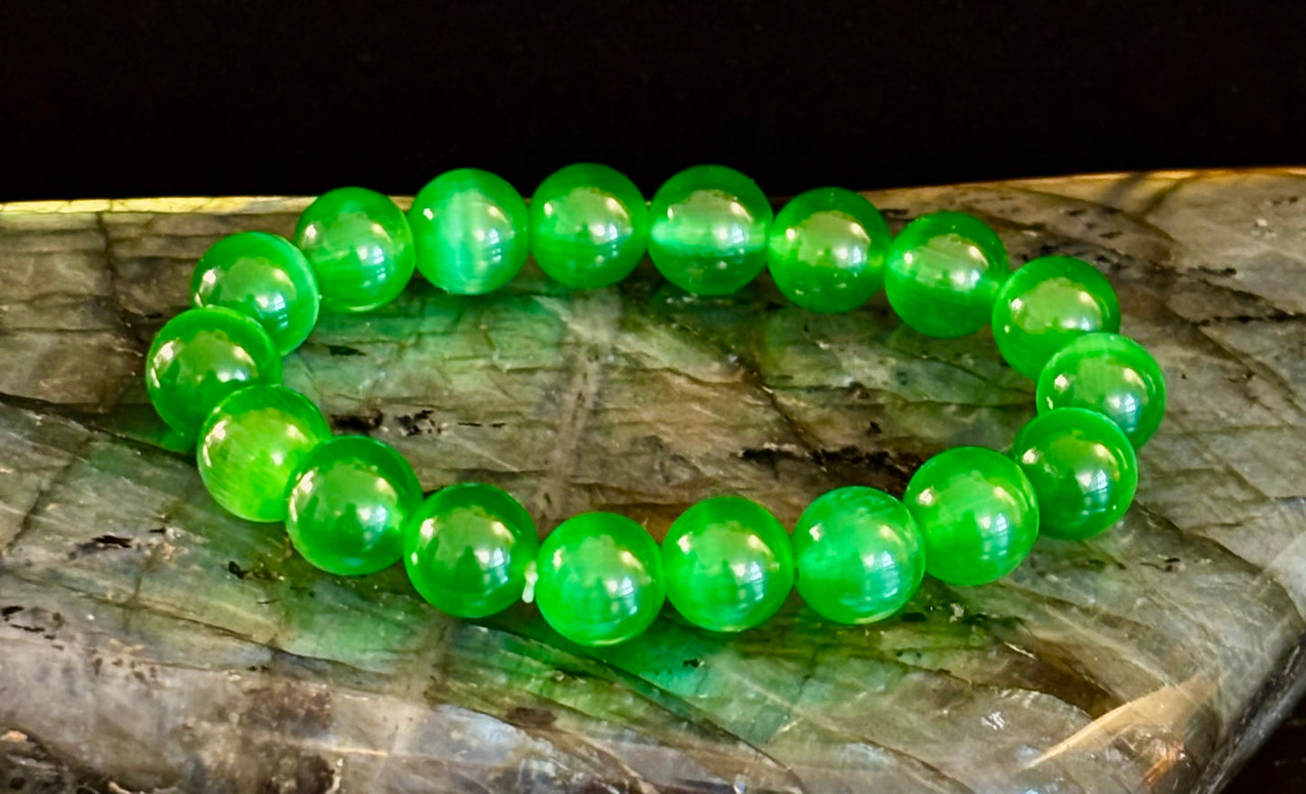 Pulsera de cuentas de cristal de ojo de gato verde (8, 10 y 12 mm para muñecas pequeñas y medianas)