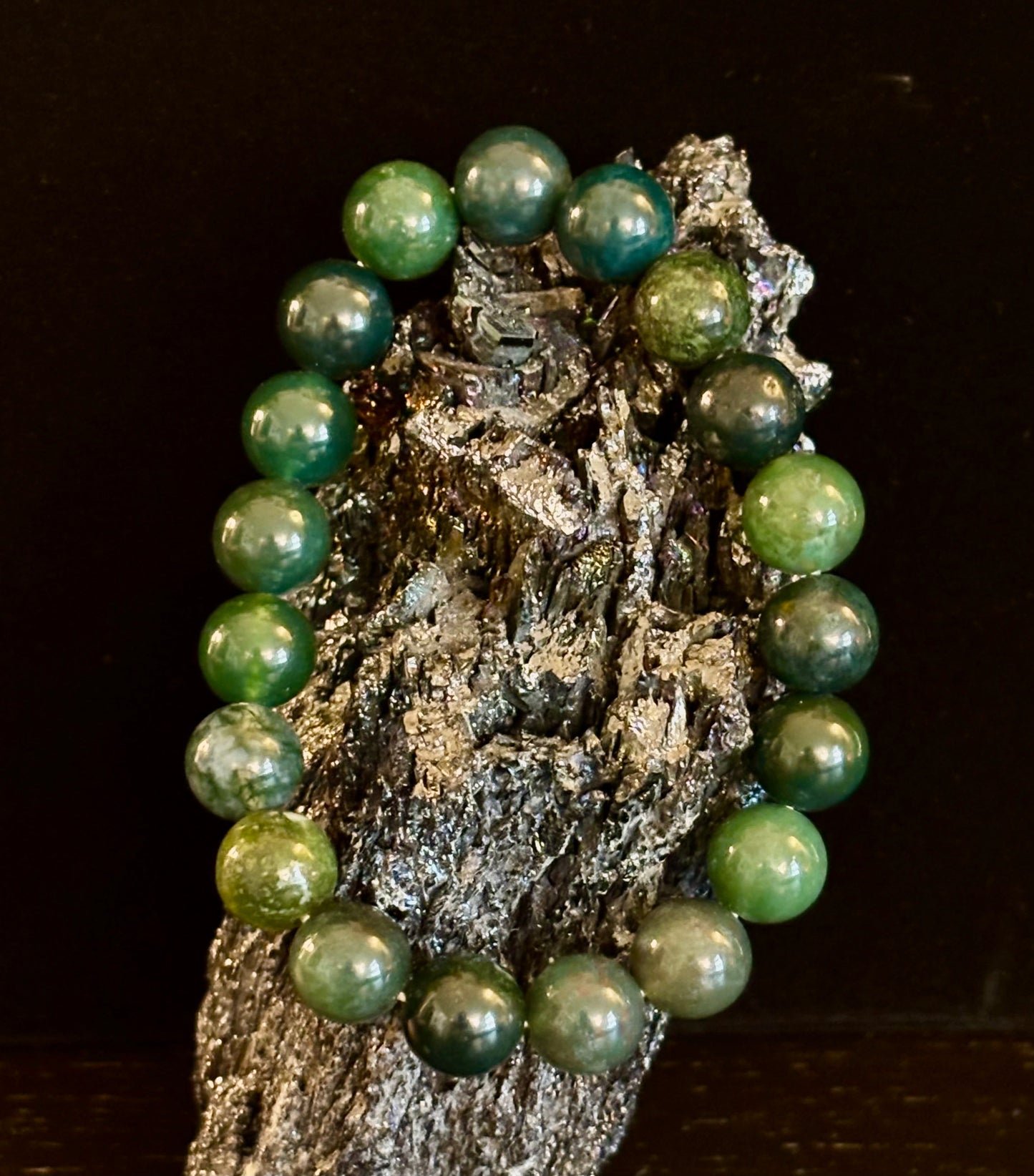 Pulsera de ágata musgosa natural de 8 mm y 10 mm – Joyería para el crecimiento, la abundancia y la conexión a tierra con infusión de Reiki (múltiples tamaños de muñeca)