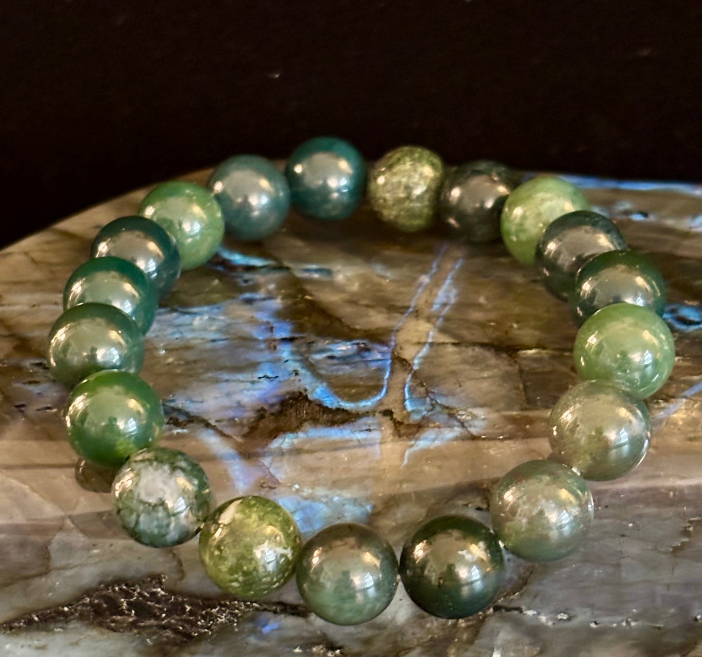 Pulsera de ágata musgosa natural de 8 mm y 10 mm – Joyería para el crecimiento, la abundancia y la conexión a tierra con infusión de Reiki (múltiples tamaños de muñeca)