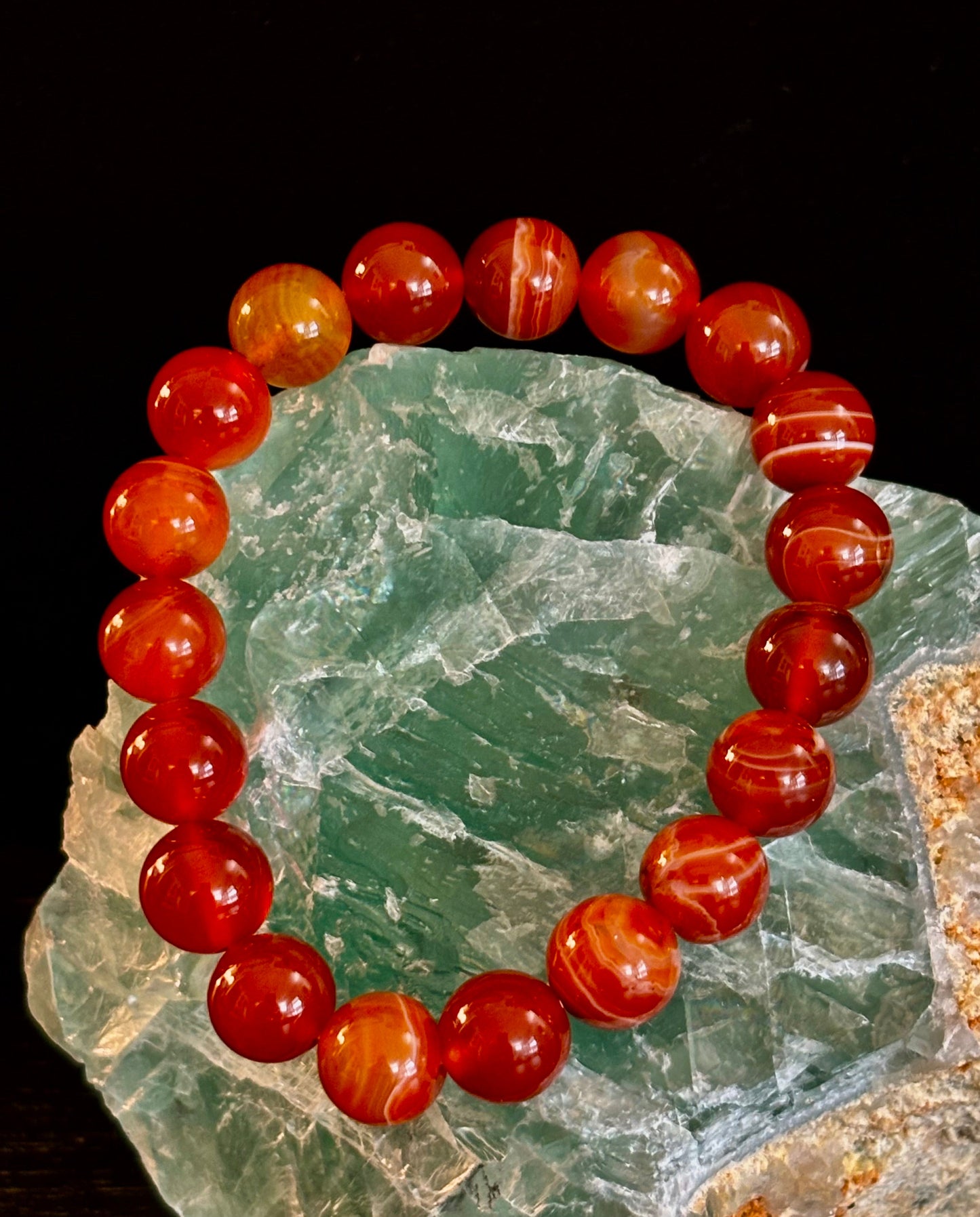 Pulsera de Cornalina 8mm y 10mm – Joyería Reiki para Motivación y Manifestación (Muñeca Mediana)