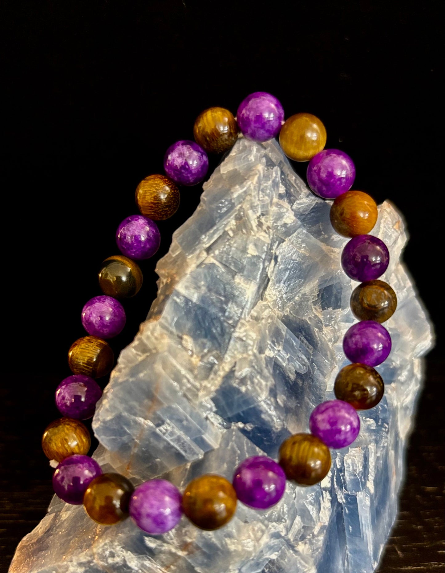 Pulsera Amatista y Ojo de Tigre de 8mm, Infusionada con Reiki, Equilibrio y Confianza (Muñeca Mediana-Grande)