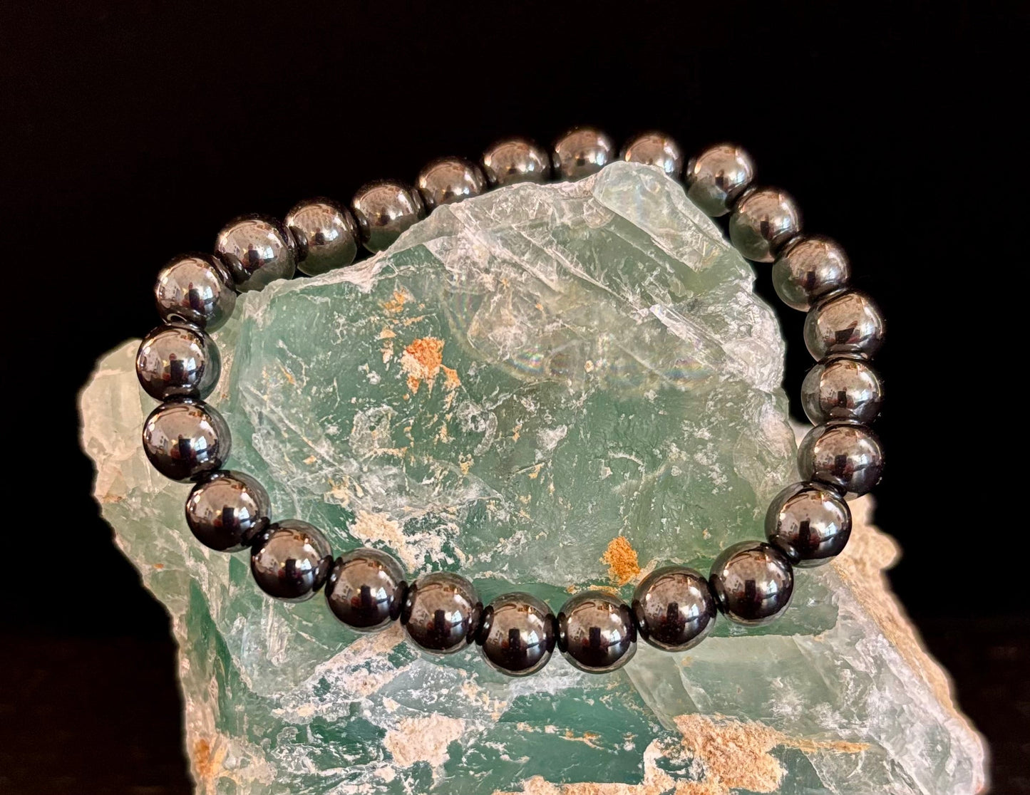 Pulsera de Hematita para Conexión a Tierra y Protección – Piedra Curativa para el Chakra Raíz para Confianza, Claridad y Estabilidad (Opciones de 6mm, 8mm, 10mm)