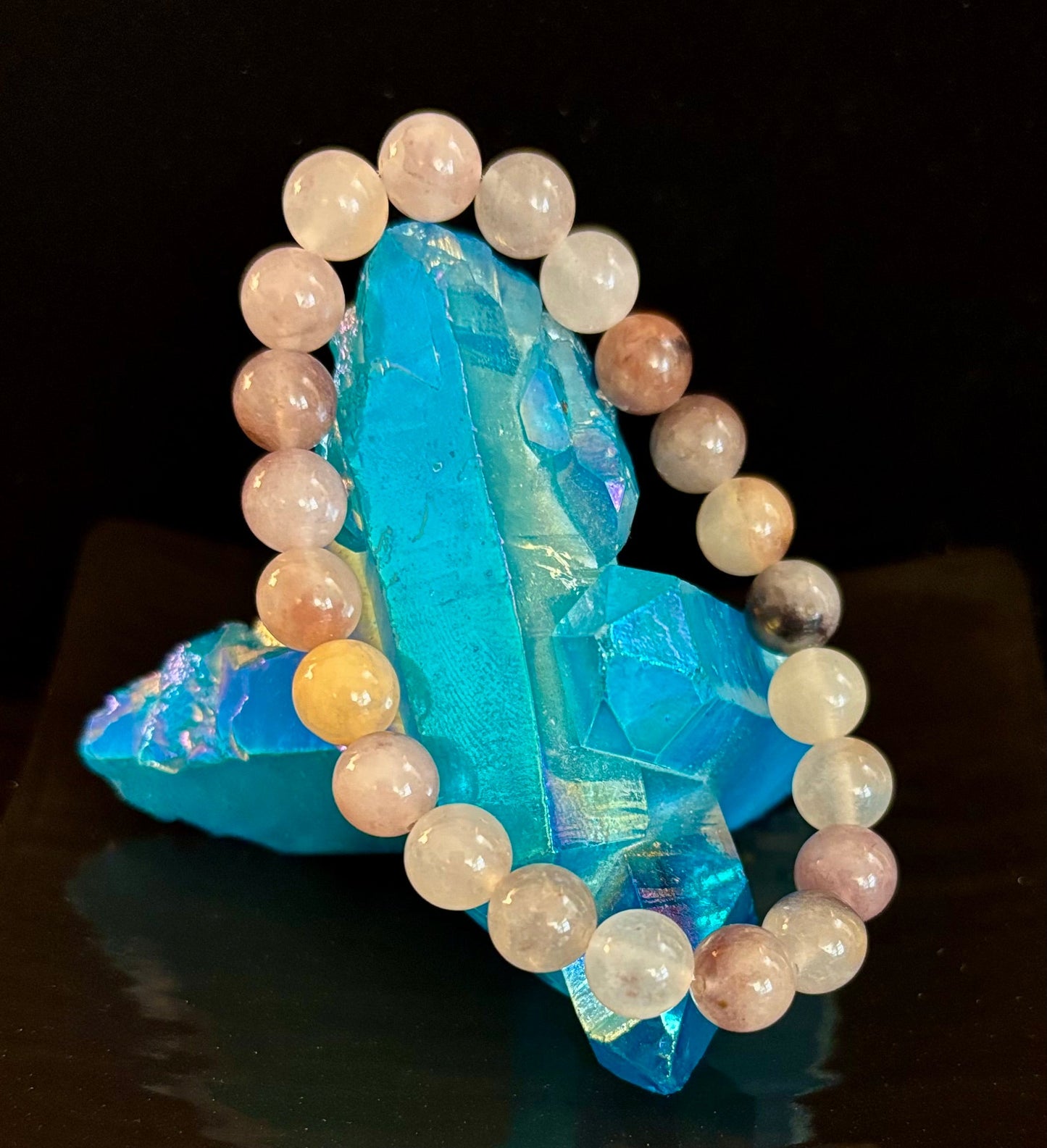 Elegante Pulsera de Cuarzo Natural – Energía Calmante y Estilo Atemporal