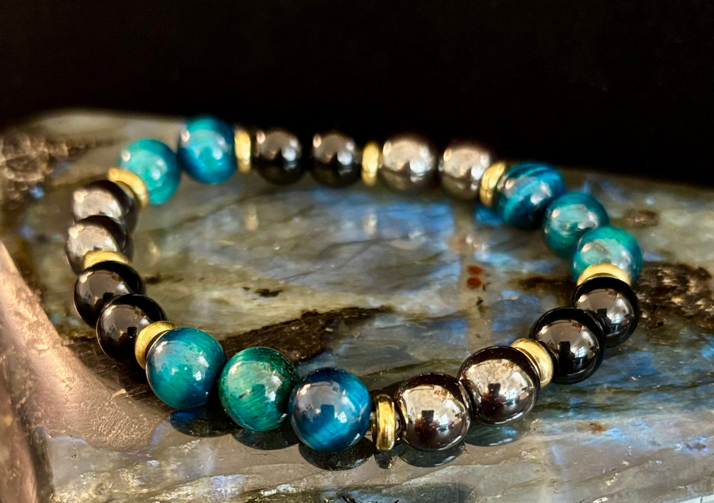 Pulsera de Ojo de Tigre Azul + Hematita + Ónix – Alivio de la Ansiedad, Fuerza y Concentración (8mm • Muñeca Mediana)