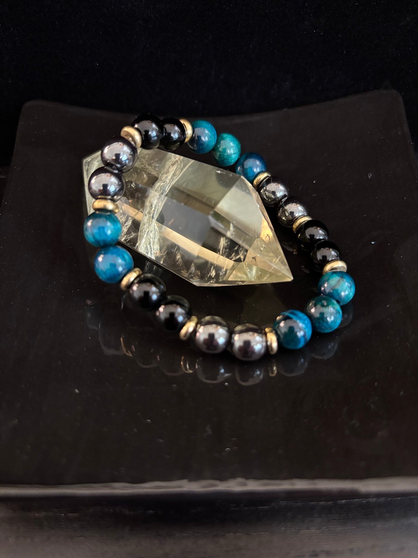 Pulsera de Ojo de Tigre Azul + Hematita + Ónix – Alivio de la Ansiedad, Fuerza y Concentración (8mm • Muñeca Mediana)