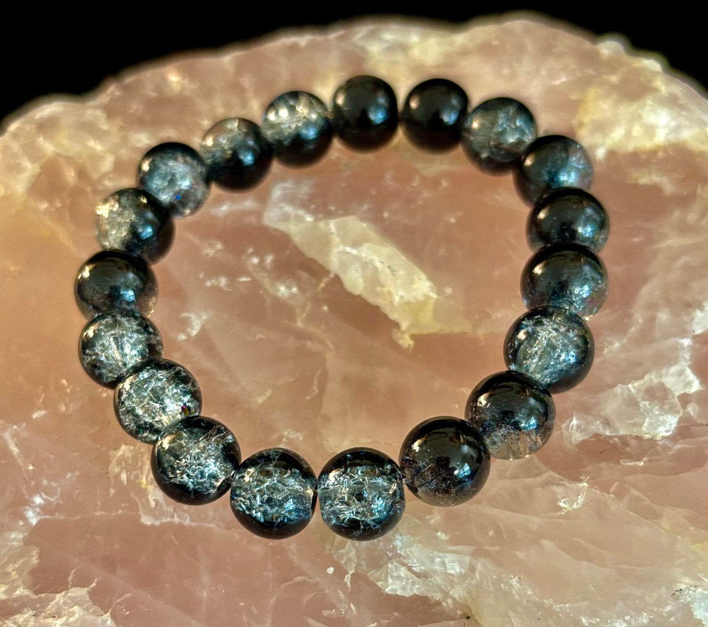 Pulsera de cuentas de vidrio craquelado en blanco y negro – Joyería atrevida para la personalidad de hombres y mujeres