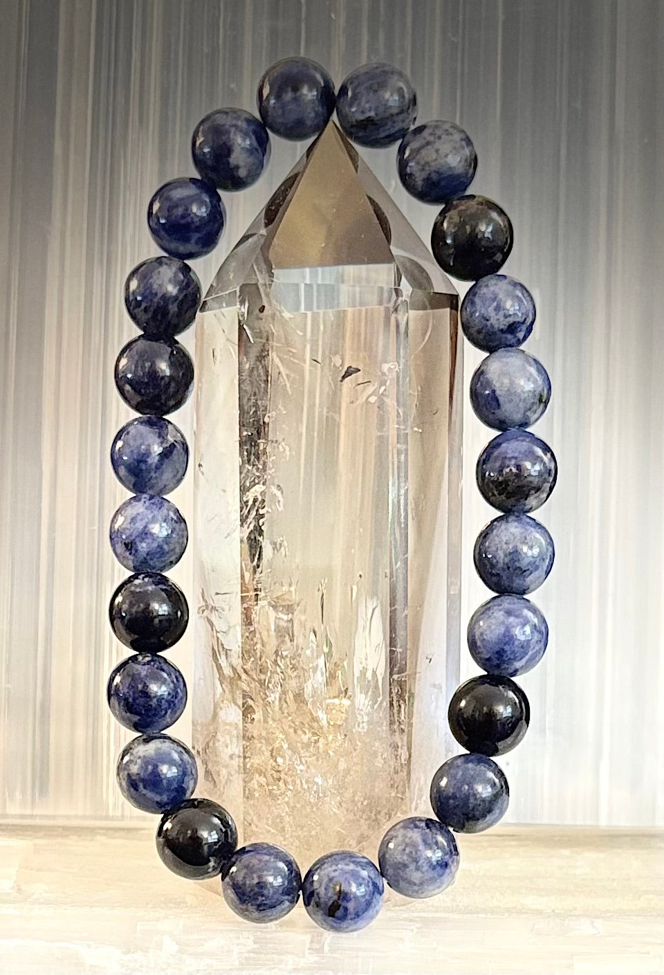 Pulsera de gema de sodalita – Intuición, verdad y equilibrio emocional (opciones de tamaño de muñeca pequeño a grande)