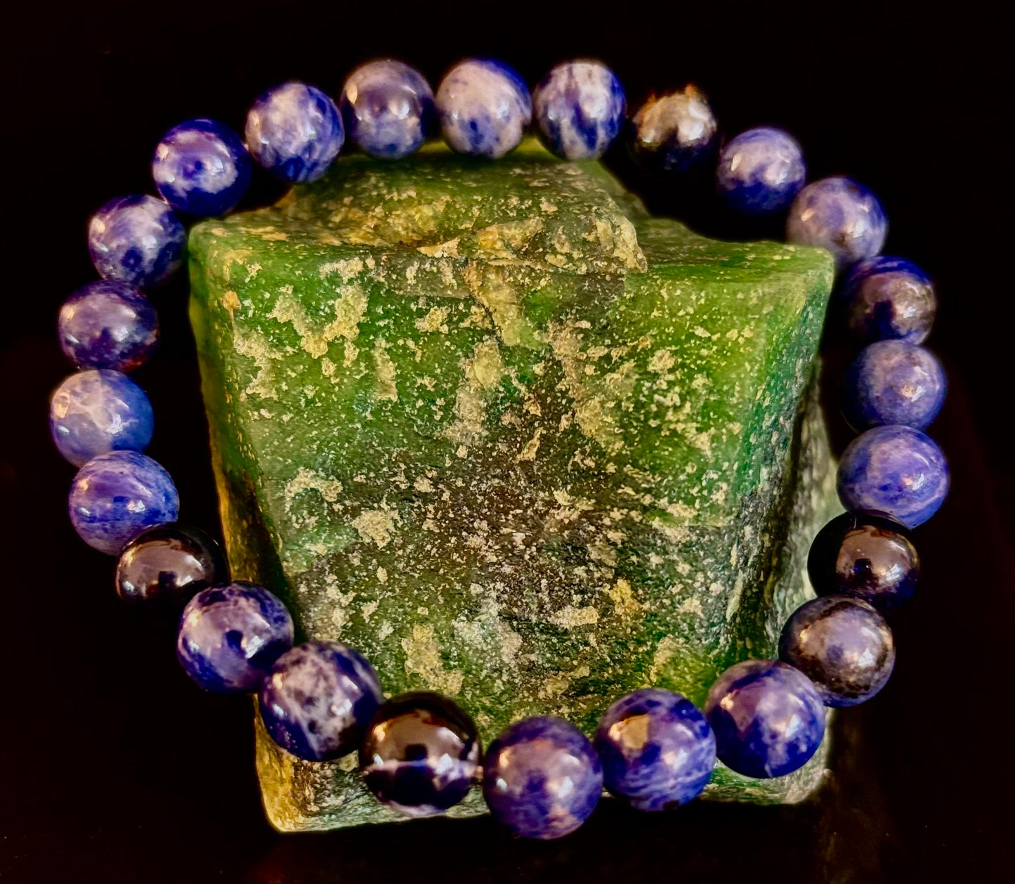 Pulsera de gema de sodalita – Intuición, verdad y equilibrio emocional (opciones de tamaño de muñeca pequeño a grande)