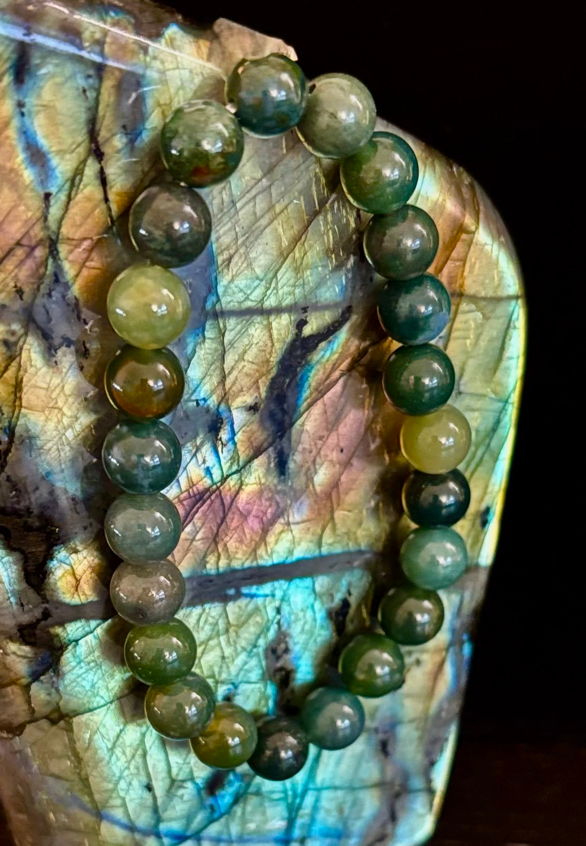 Pulsera de ágata musgosa natural de 8 mm y 10 mm – Joyería para el crecimiento, la abundancia y la conexión a tierra con infusión de Reiki (múltiples tamaños de muñeca)