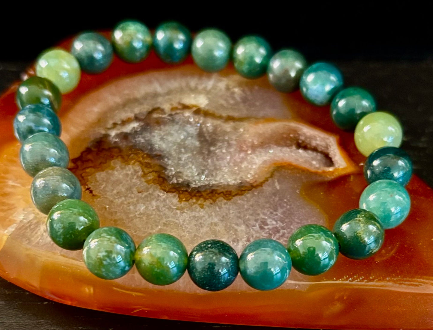 Pulsera de ágata musgosa natural de 8 mm y 10 mm – Joyería para el crecimiento, la abundancia y la conexión a tierra con infusión de Reiki (múltiples tamaños de muñeca)