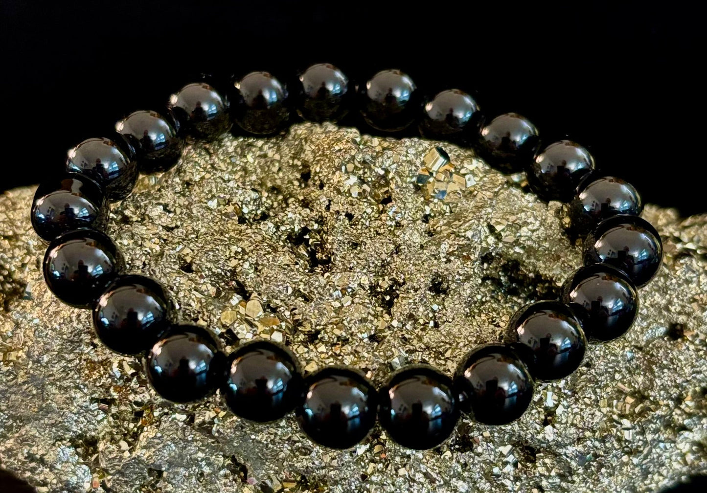 Pulsera de cuentas de shungita natural con infusión de reiki – Cuentas de 8 mm (Muñecas pequeñas y medianas)