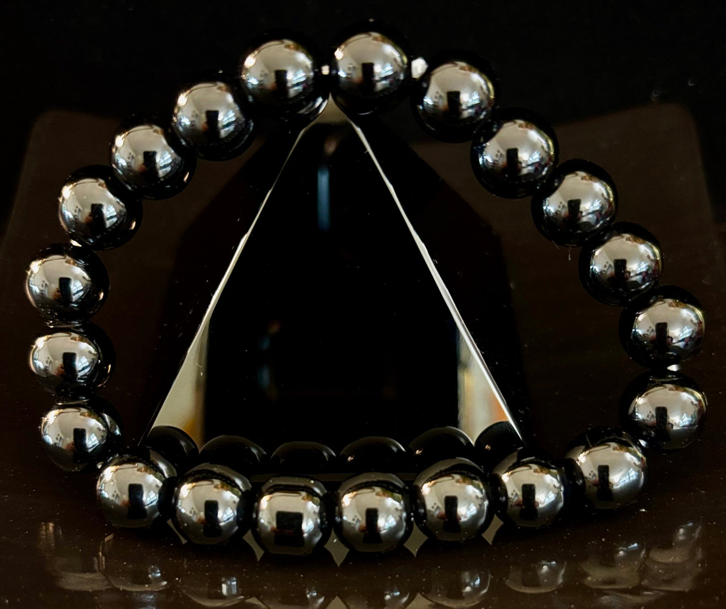 Pulsera de ónix negro de 8 mm con infusión de Reiki para protección y conexión a tierra (muñecas medianas de 7.5")