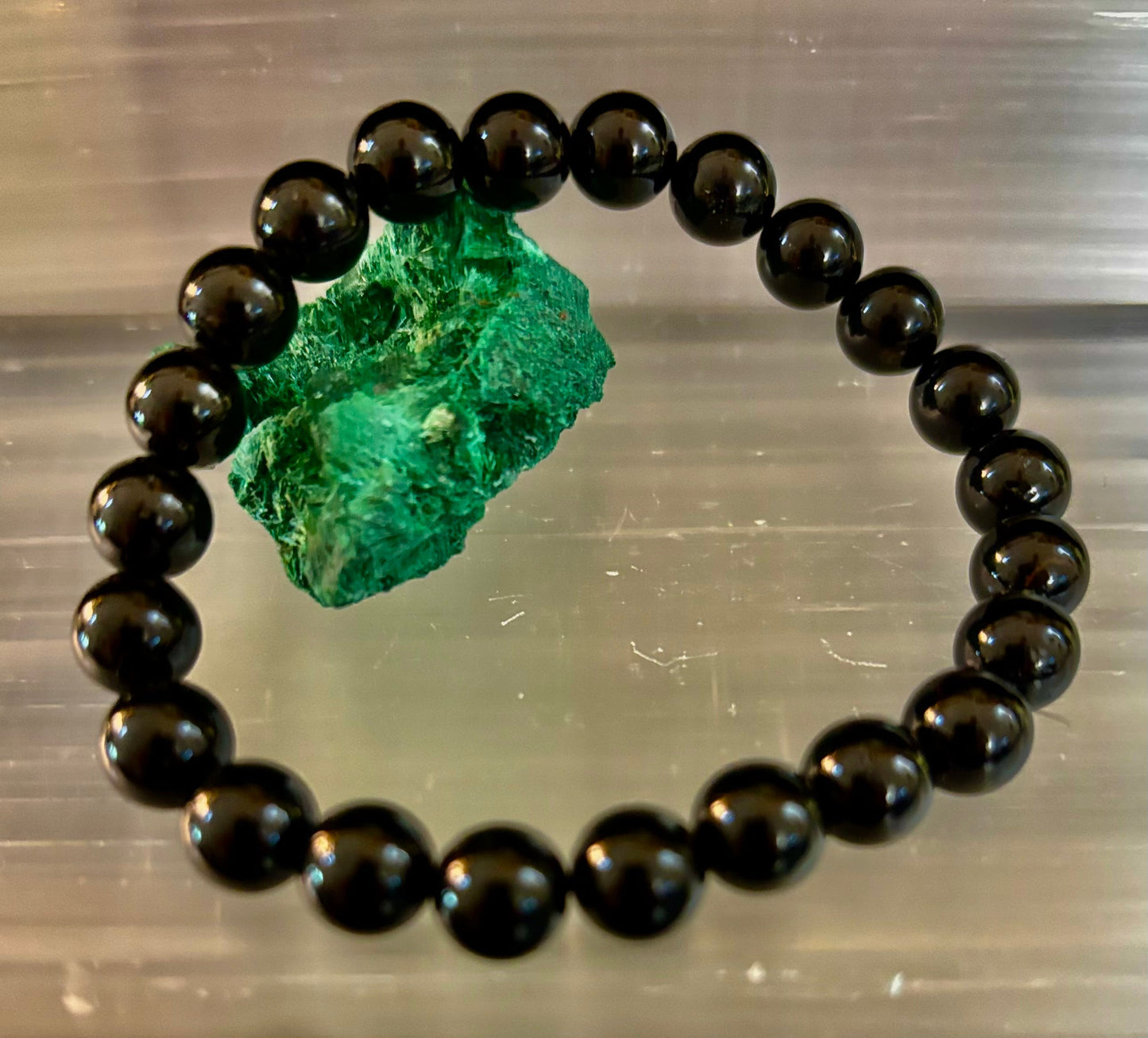 Pulsera de turmalina negra – Protección, conexión a tierra y escudo energético (para muñecas medianas a grandes)
