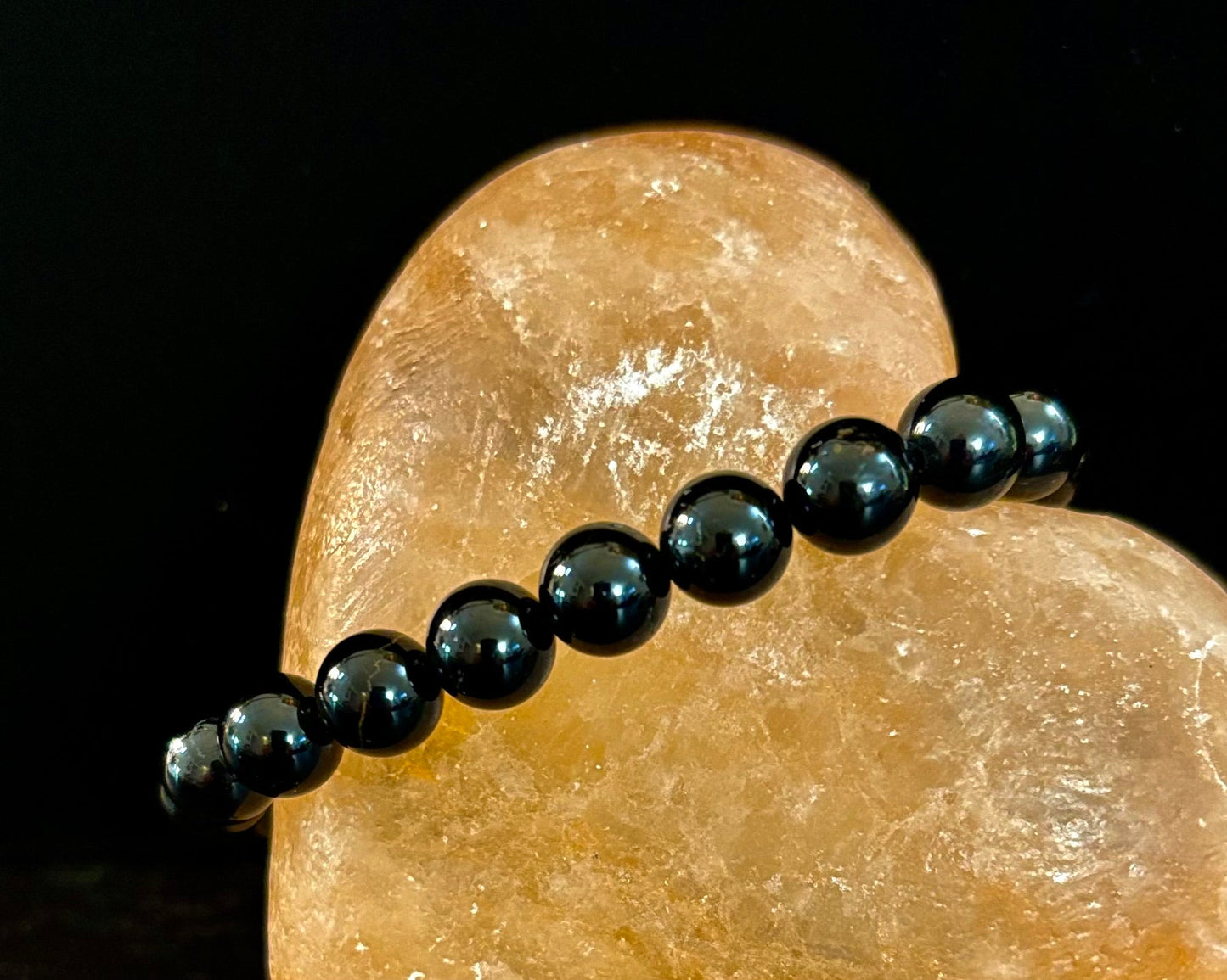 Pulsera de azabache – Limpiador de energía, sanador emocional y protección ligera (muñecas medianas)