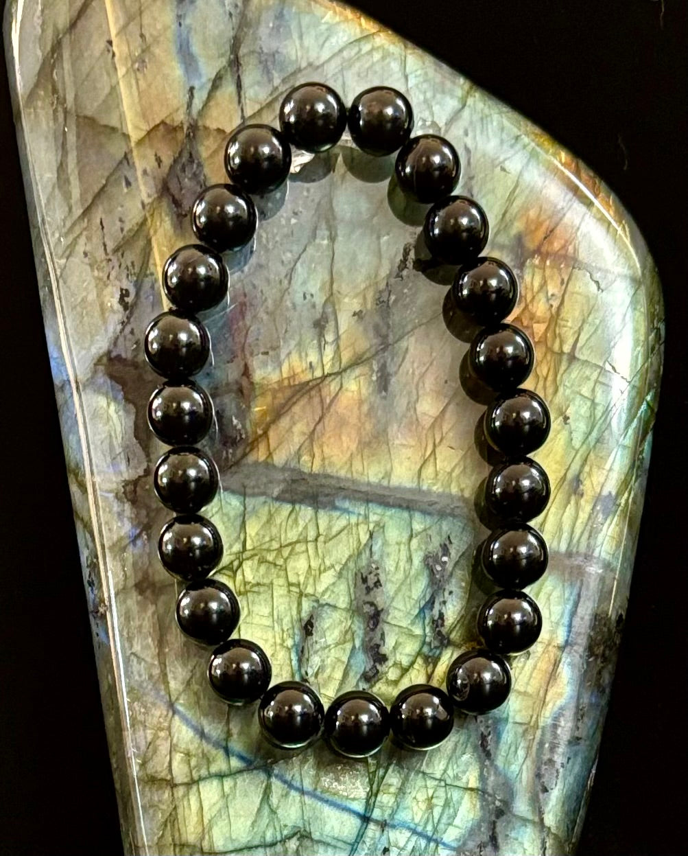 Pulsera de turmalina negra – Protección, conexión a tierra y escudo energético (para muñecas medianas a grandes)
