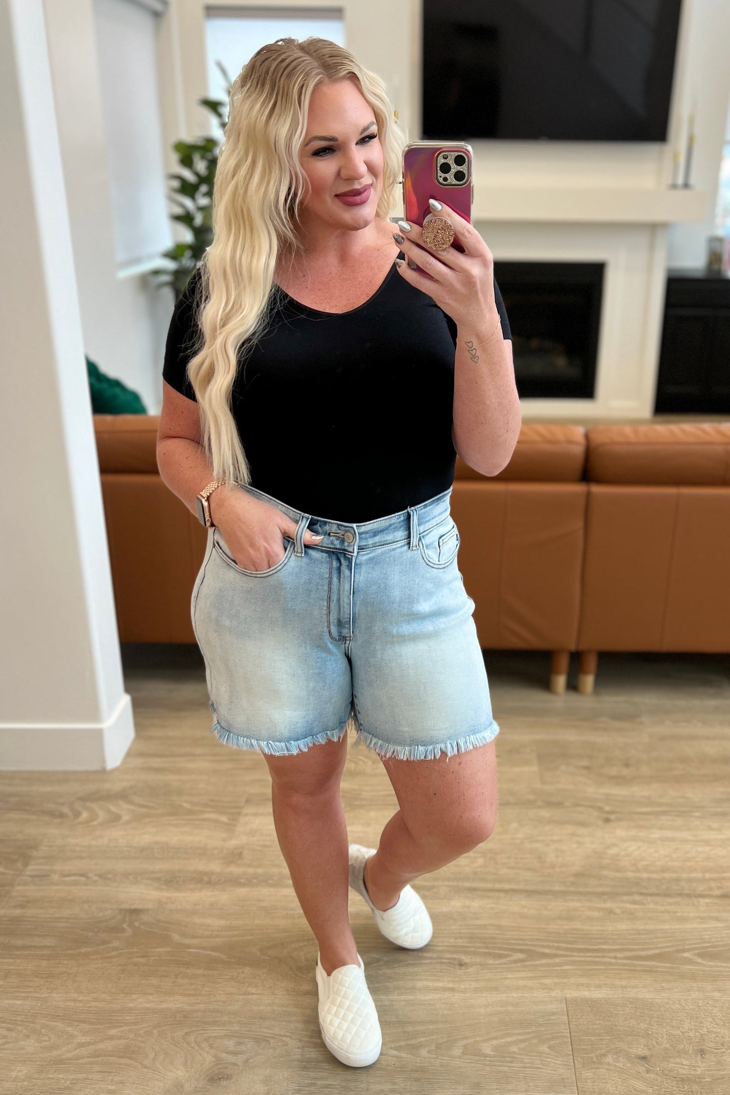Shorts Jenny estilo Dad de talle alto con dobladillo sin rematar