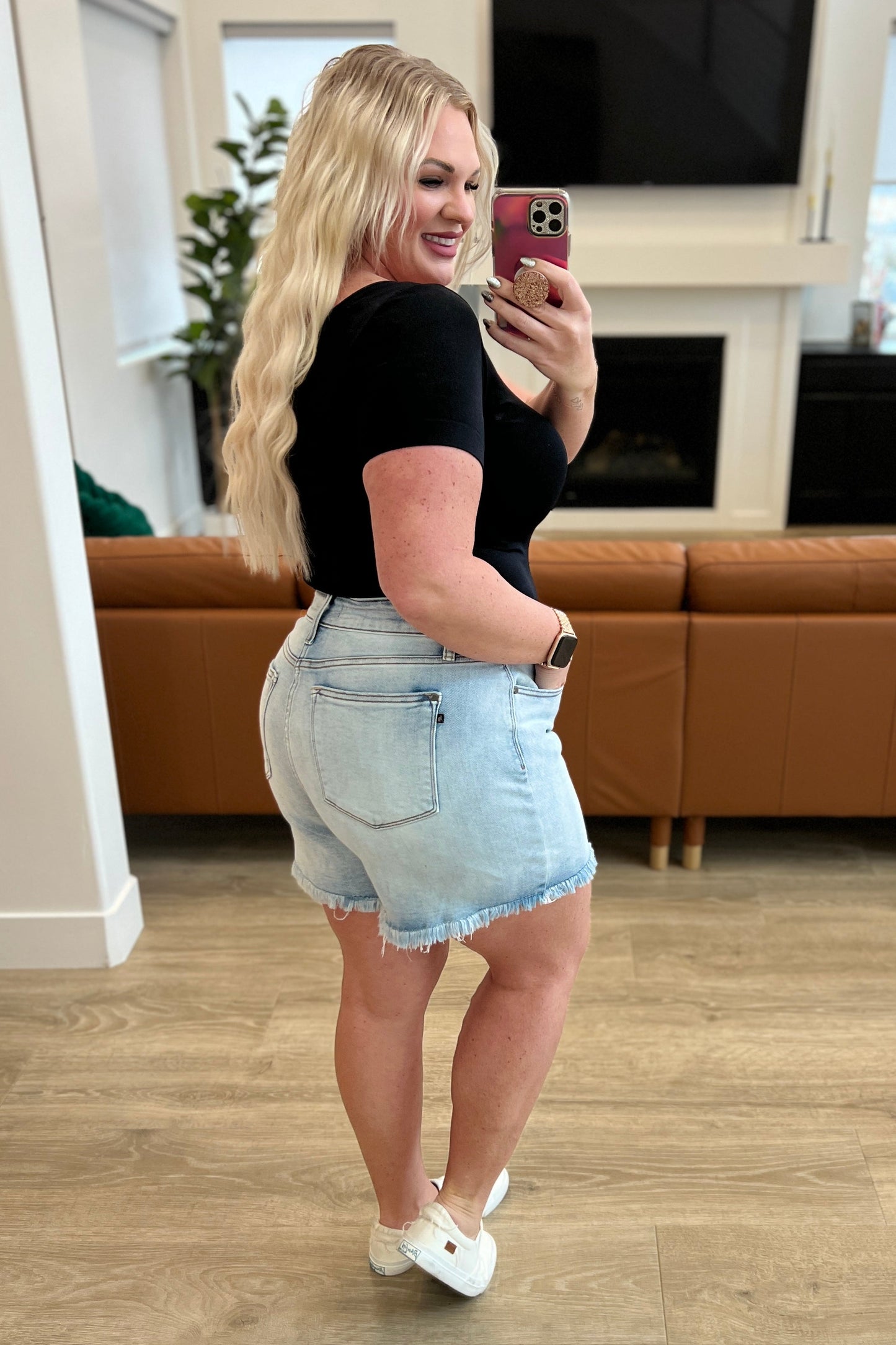 Shorts Jenny estilo Dad de talle alto con dobladillo sin rematar