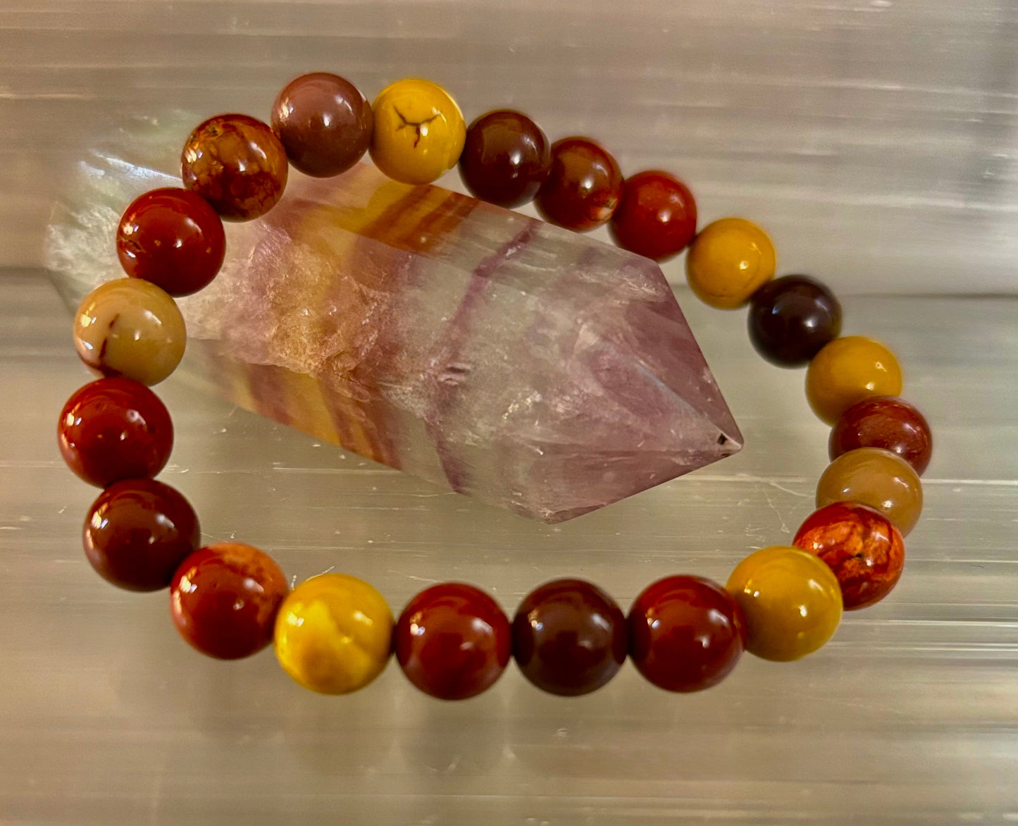 Pulsera de Mookaíta – Fuerza Interior, Energía Anclada y Vitalidad (Muñecas Medianas-Grandes)