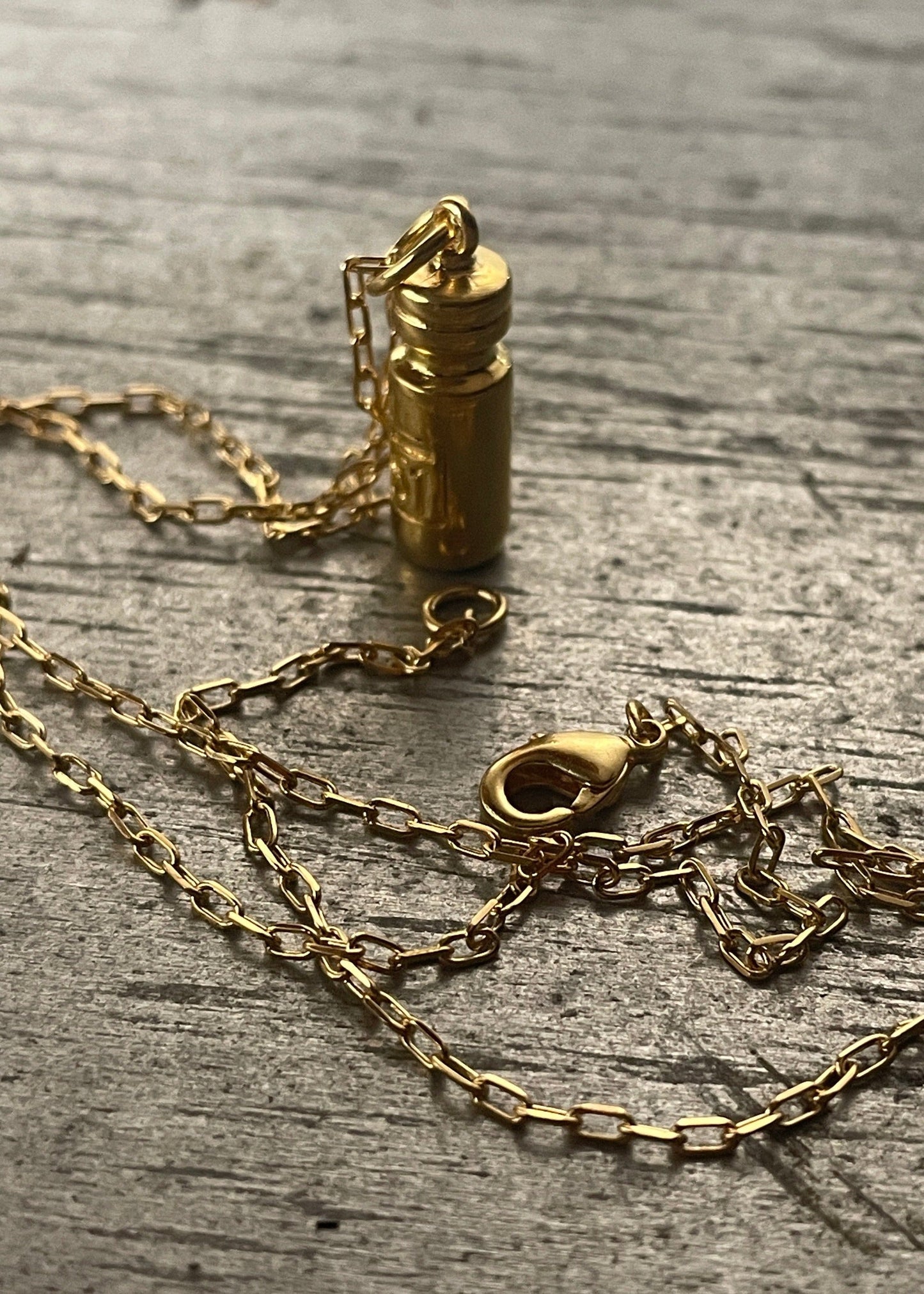 Necklace Bidon