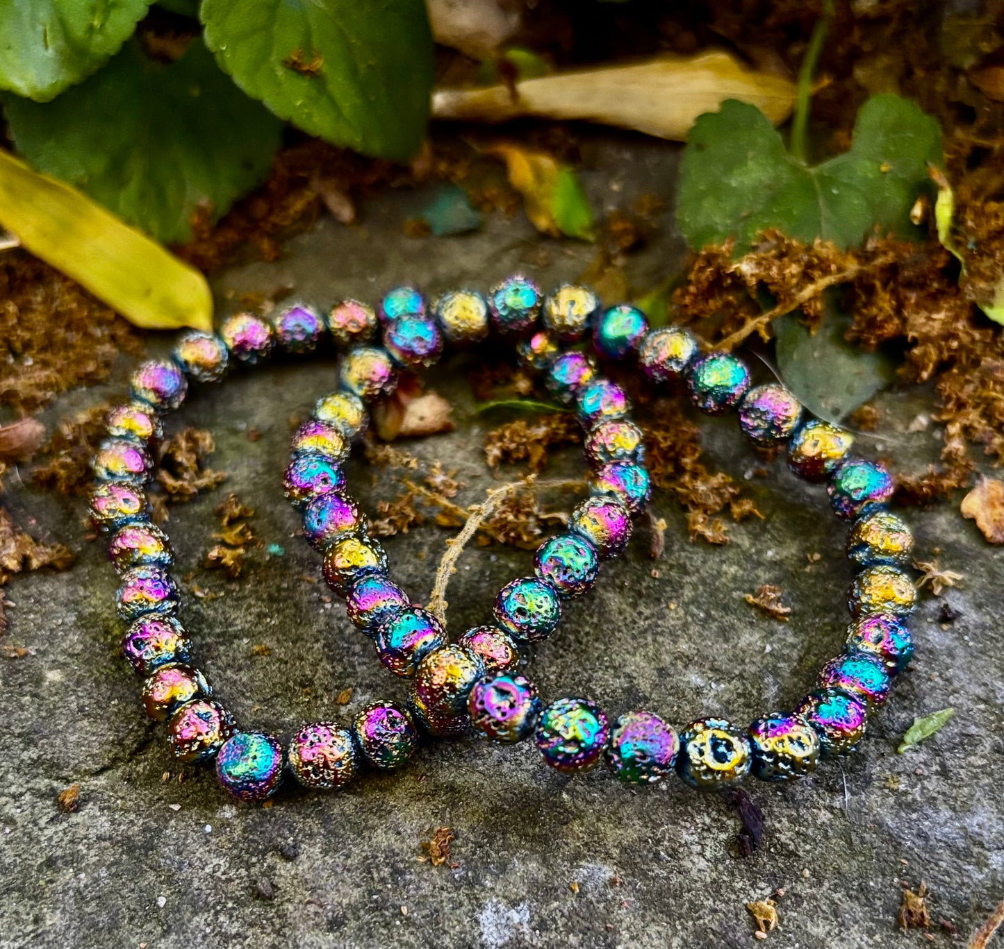 Pulsera de lava arcoíris – Energía vibrante y estilo audaz