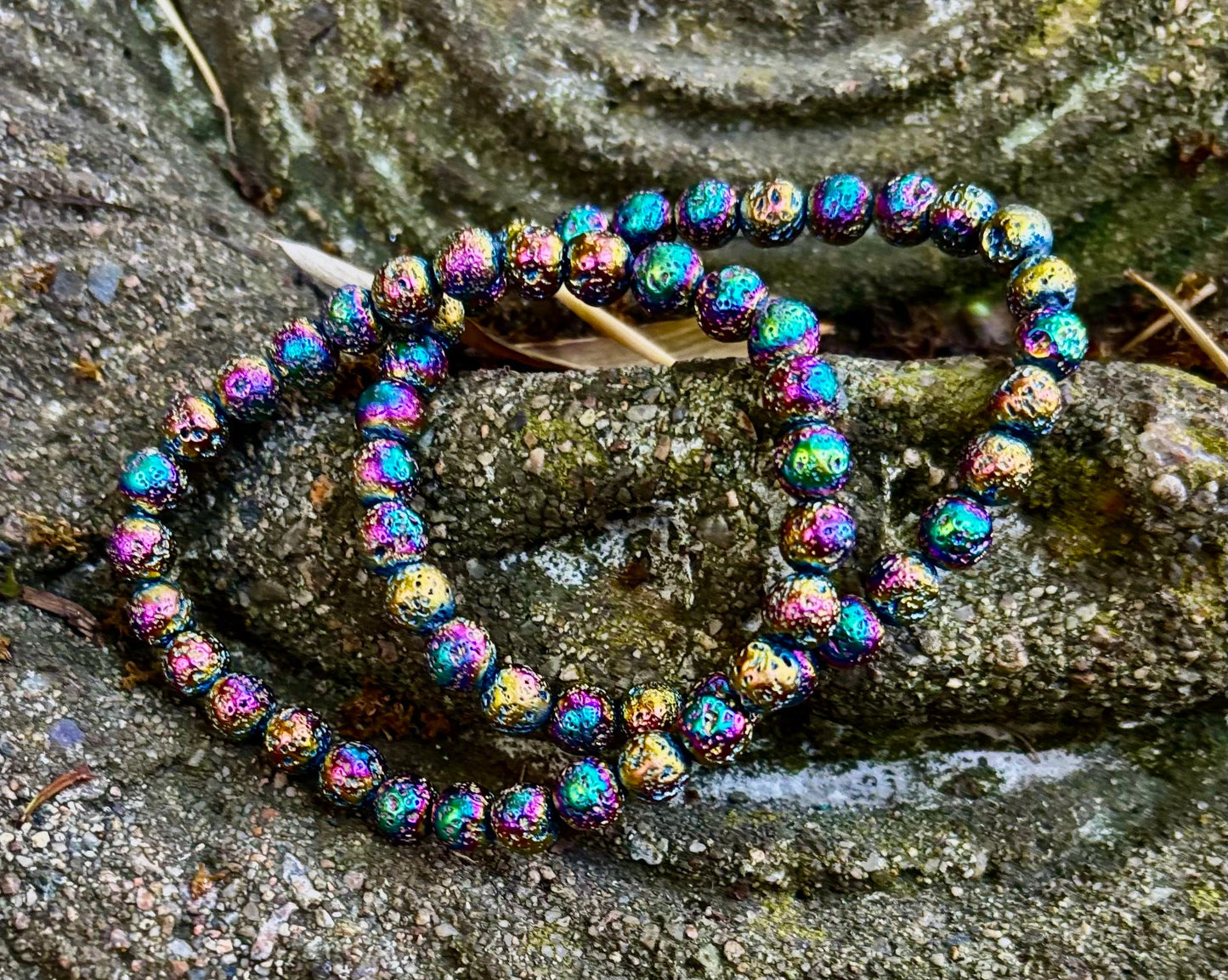 Pulsera de lava arcoíris – Energía vibrante y estilo audaz