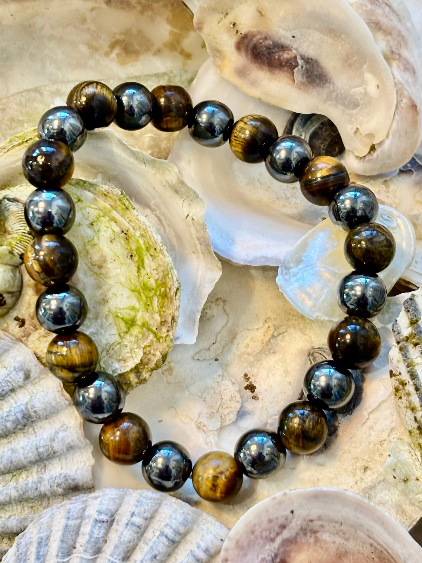 Pulsera de protección de Ojo de Tigre y Hematita – Fuerza, Equilibrio y Energía de Enraizamiento