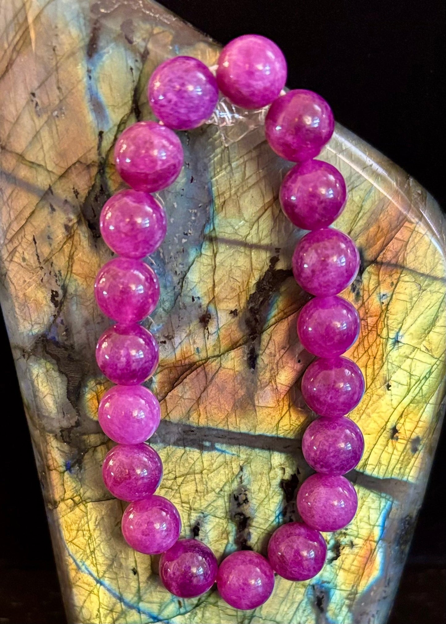Pulsera de Espodumena Natural (Kunzita) de 10mm Infundida con Reiki para Amor y Sanación Emocional (Muñeca Mediana)