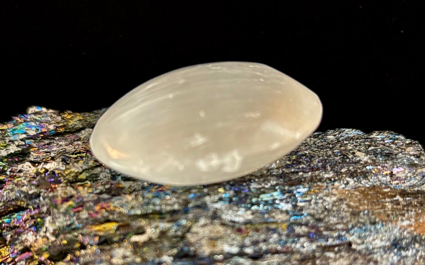 Piedra de palma de selenita – 4 cm (1.57") – Cristal limpiador de aura para sanación energética y claridad