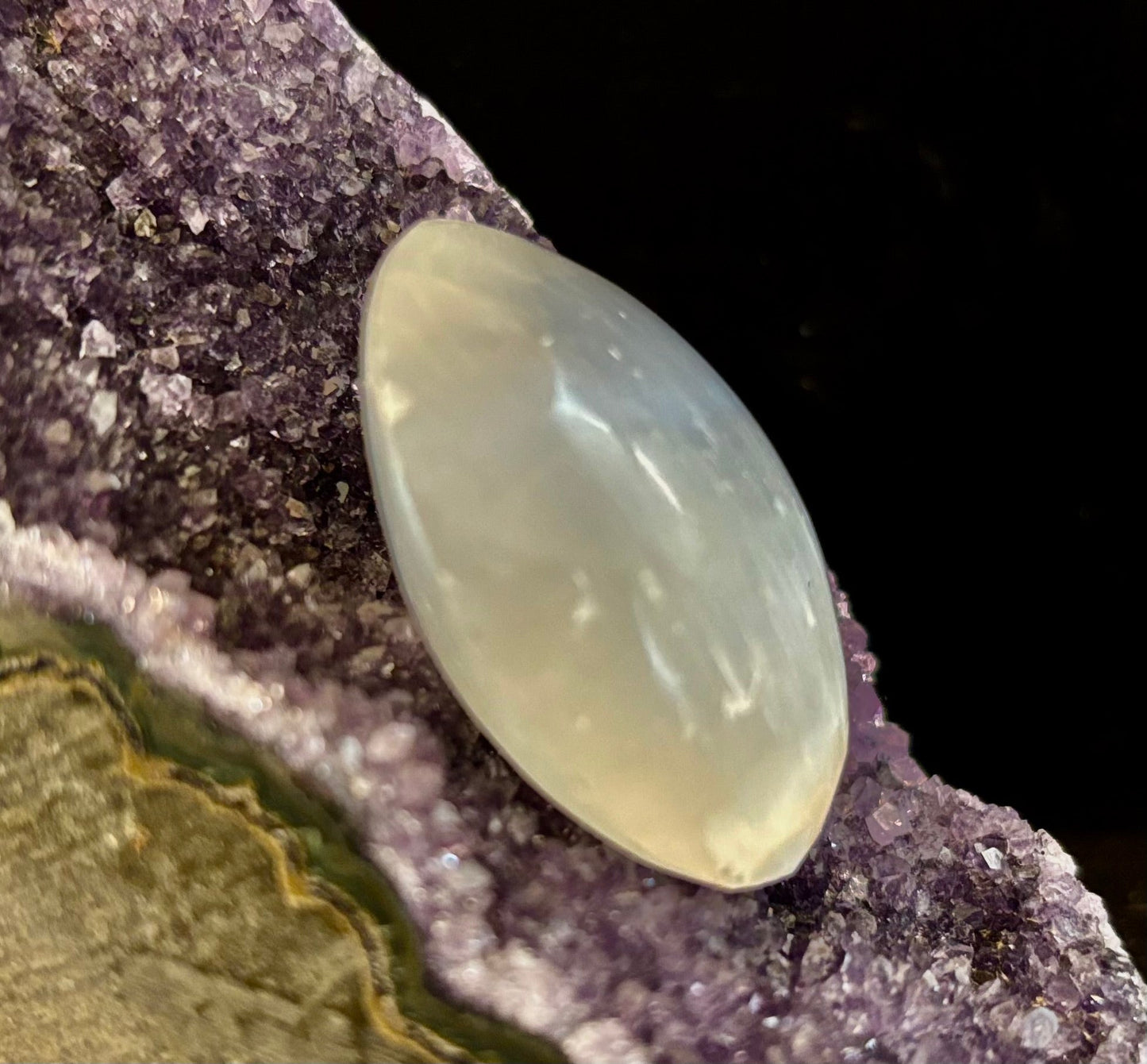 Piedra de palma de selenita – 4 cm (1.57") – Cristal limpiador de aura para sanación energética y claridad
