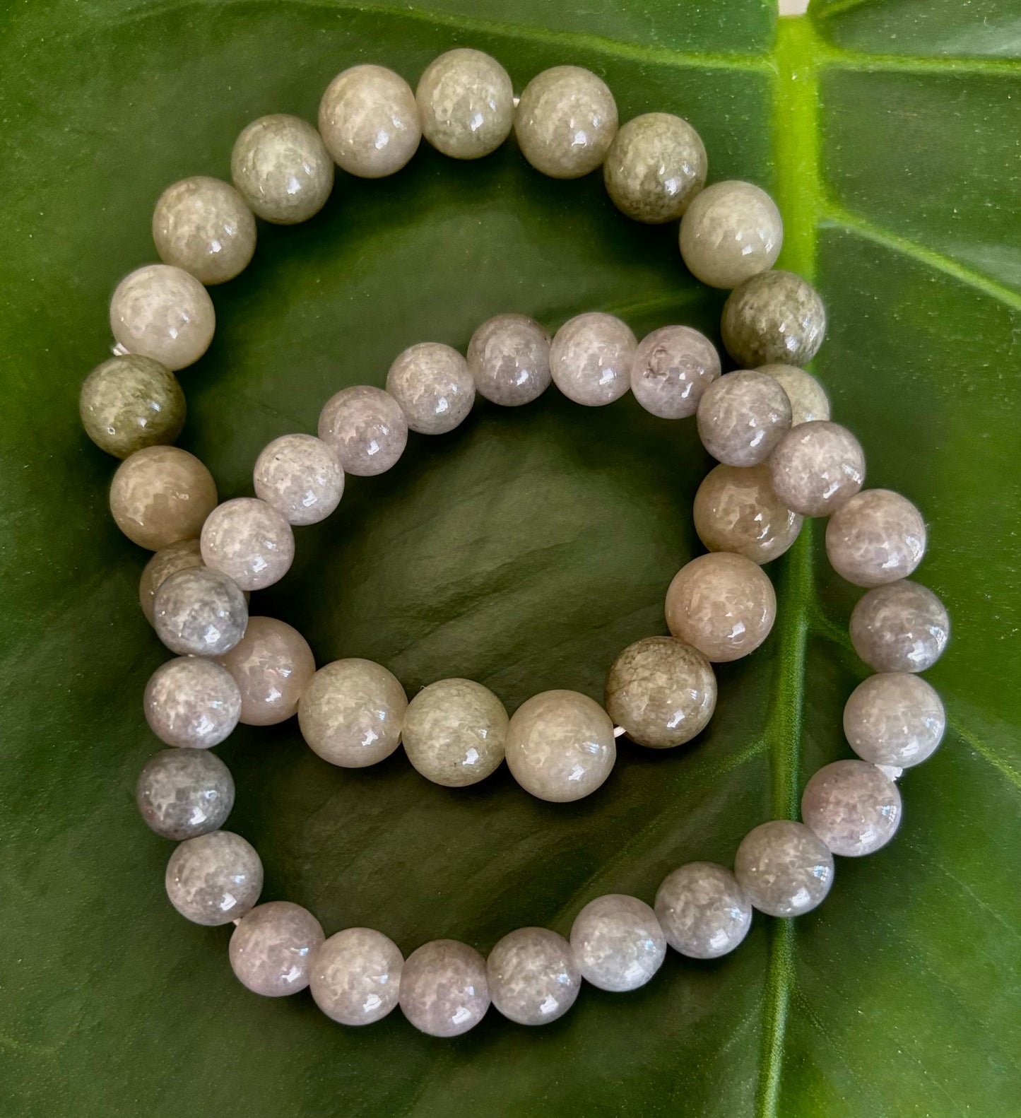 Pulsera de Jade para la Abundancia y Prosperidad – Cuentas de 8mm o 10mm (Muñecas Medianas a Grandes)