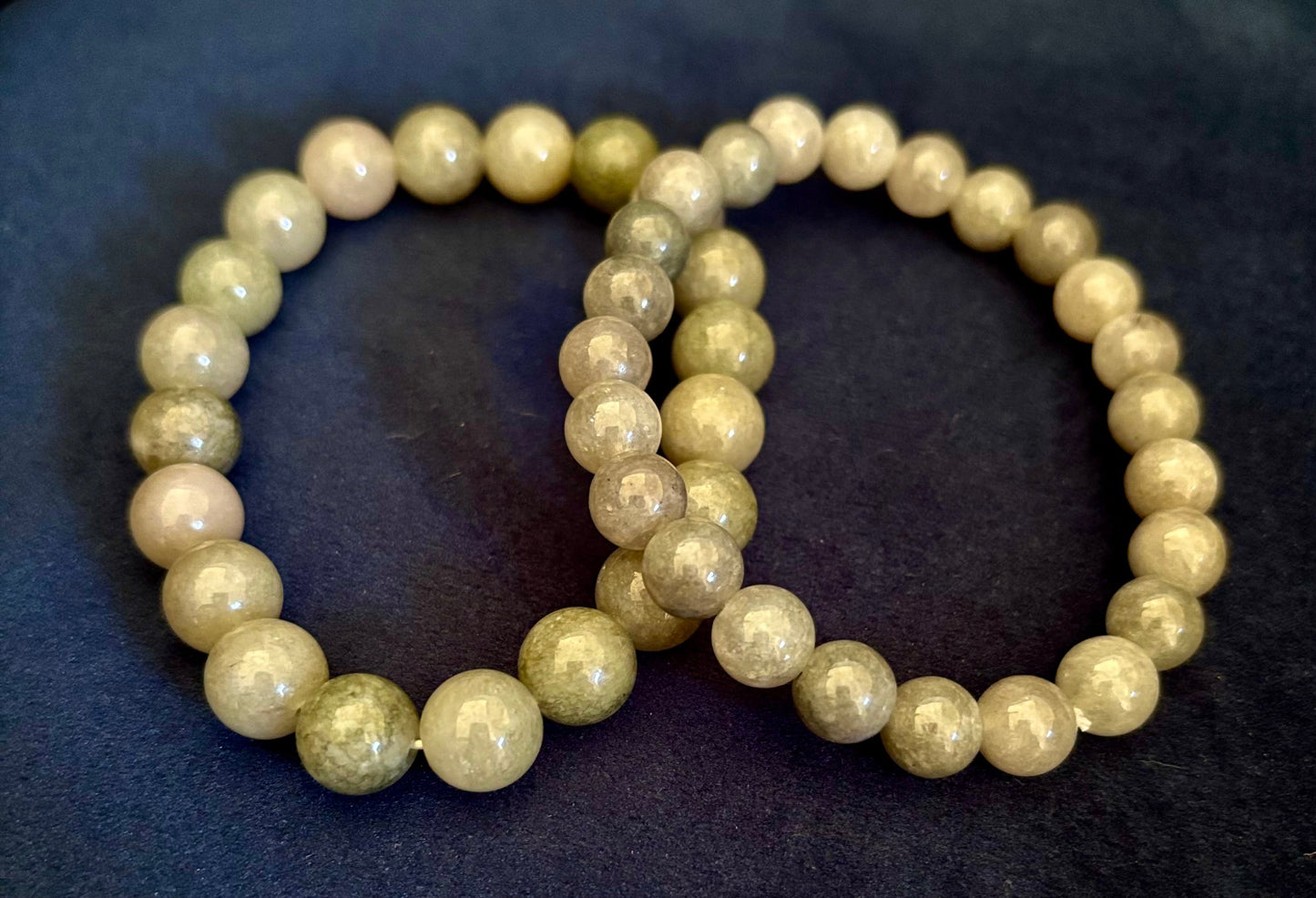 Pulsera de Jade para la Abundancia y Prosperidad – Cuentas de 8mm o 10mm (Muñecas Medianas a Grandes)