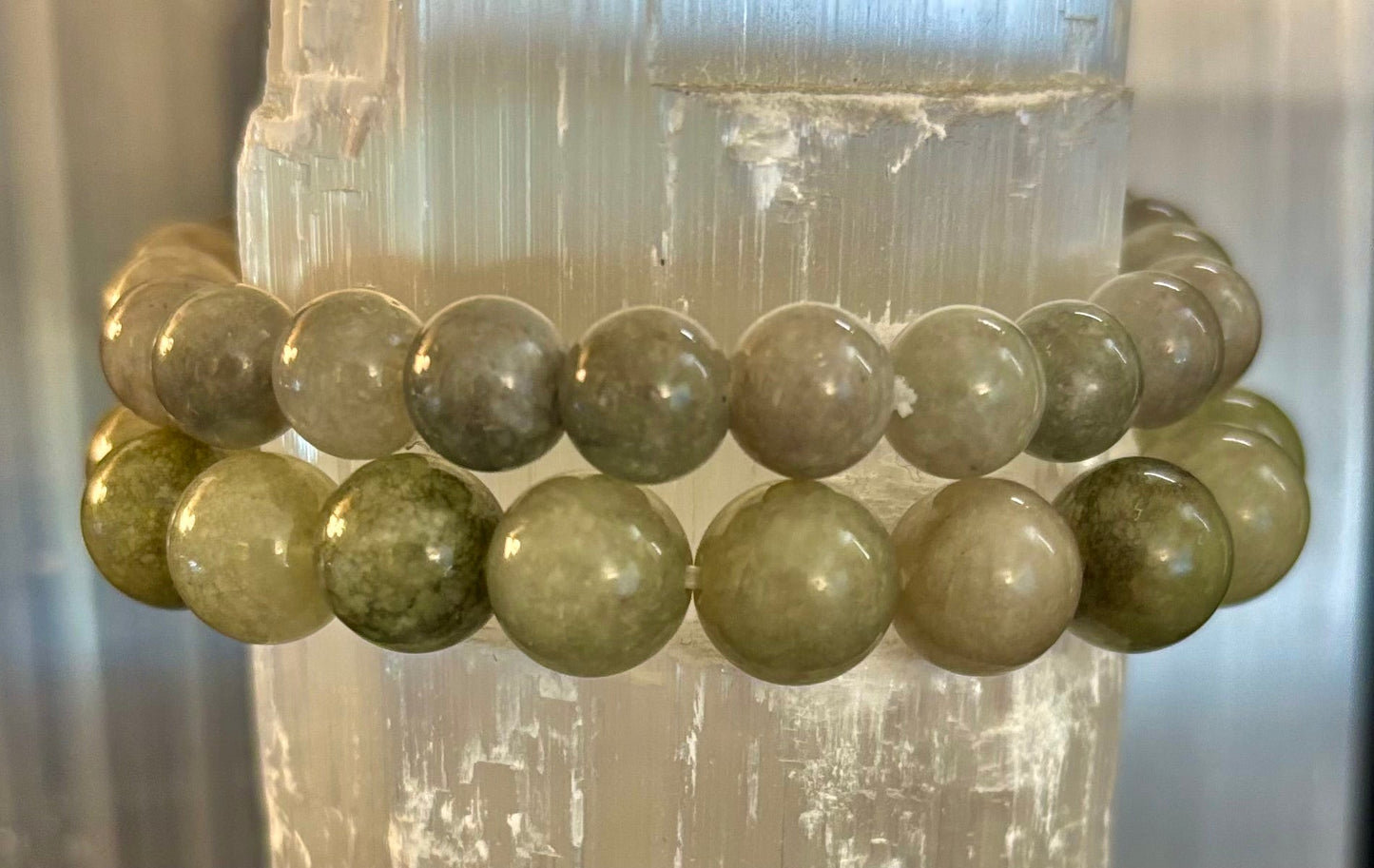 Pulsera de Jade para la Abundancia y Prosperidad – Cuentas de 8mm o 10mm (Muñecas Medianas a Grandes)