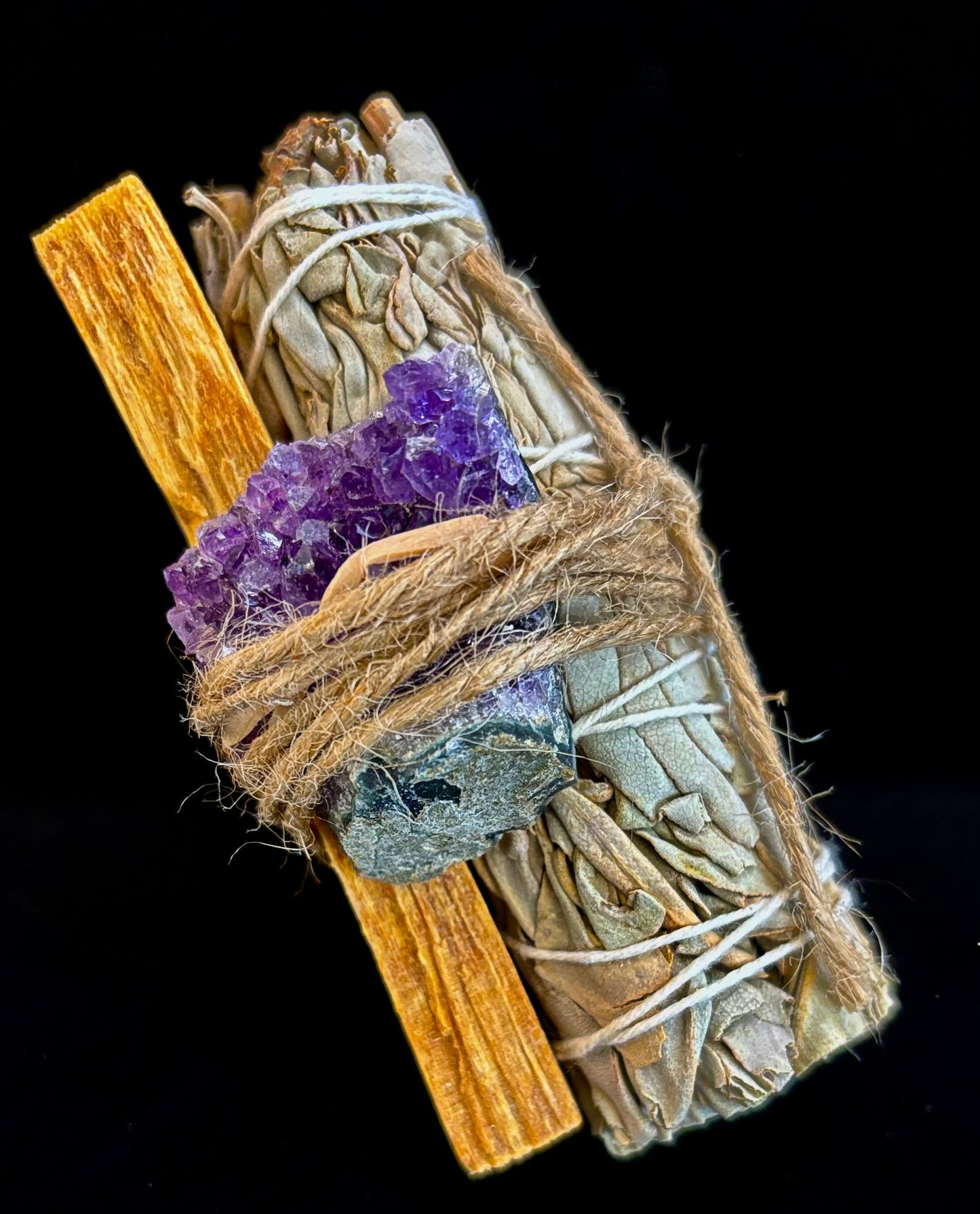 Kit de limpieza de 10 cm con Salvia Blanca, Palo Santo y Cristal de Amatista – De origen ético de México