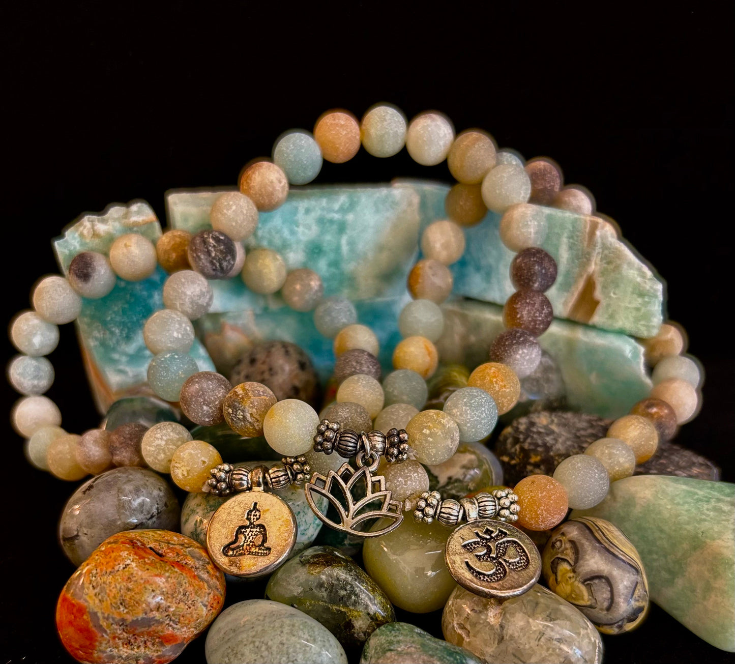 Pulsera de chakras curativos de amazonita – 3 opciones de dijes: Loto, Buda u Om