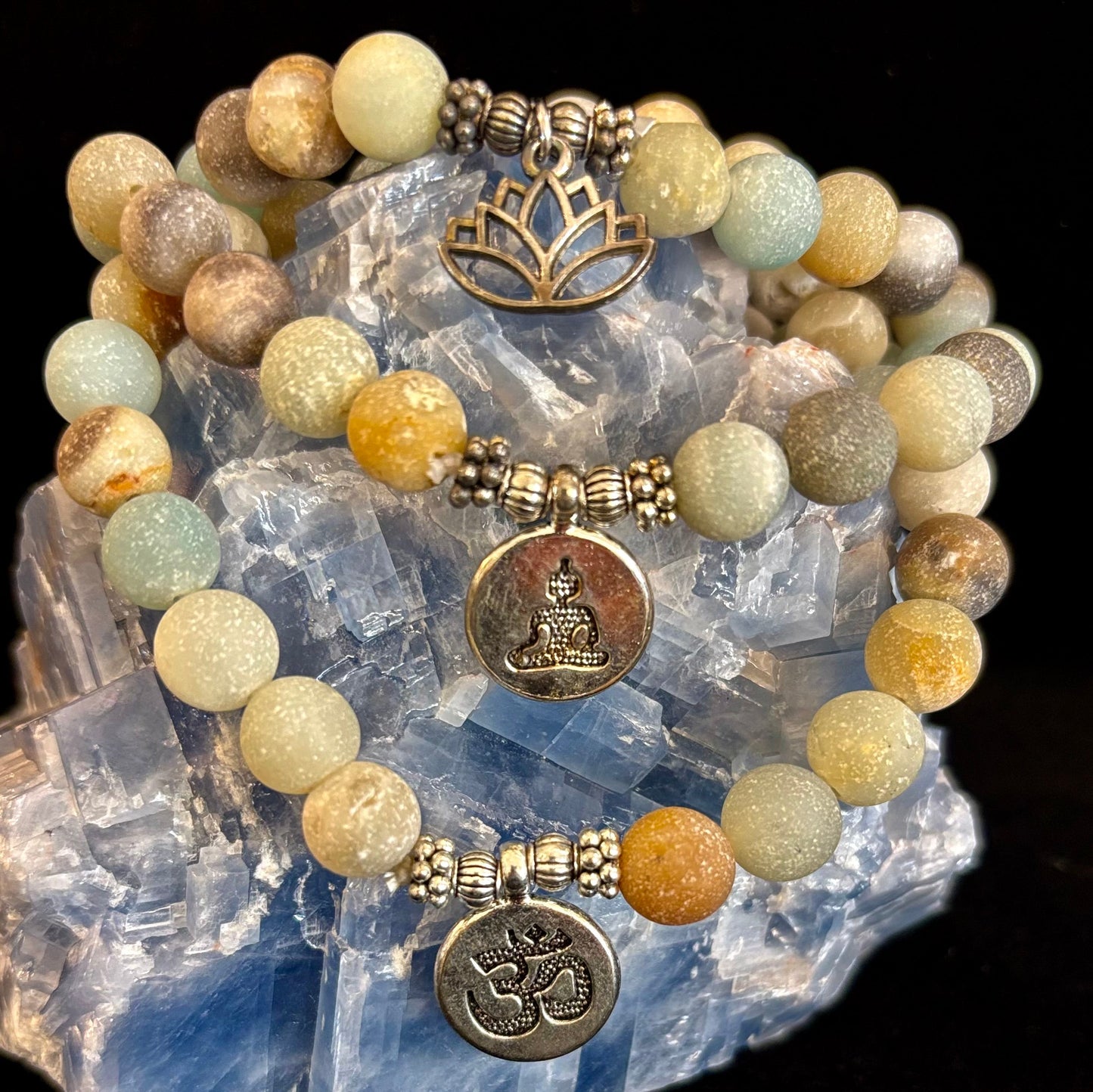 Pulsera de chakras curativos de amazonita – 3 opciones de dijes: Loto, Buda u Om