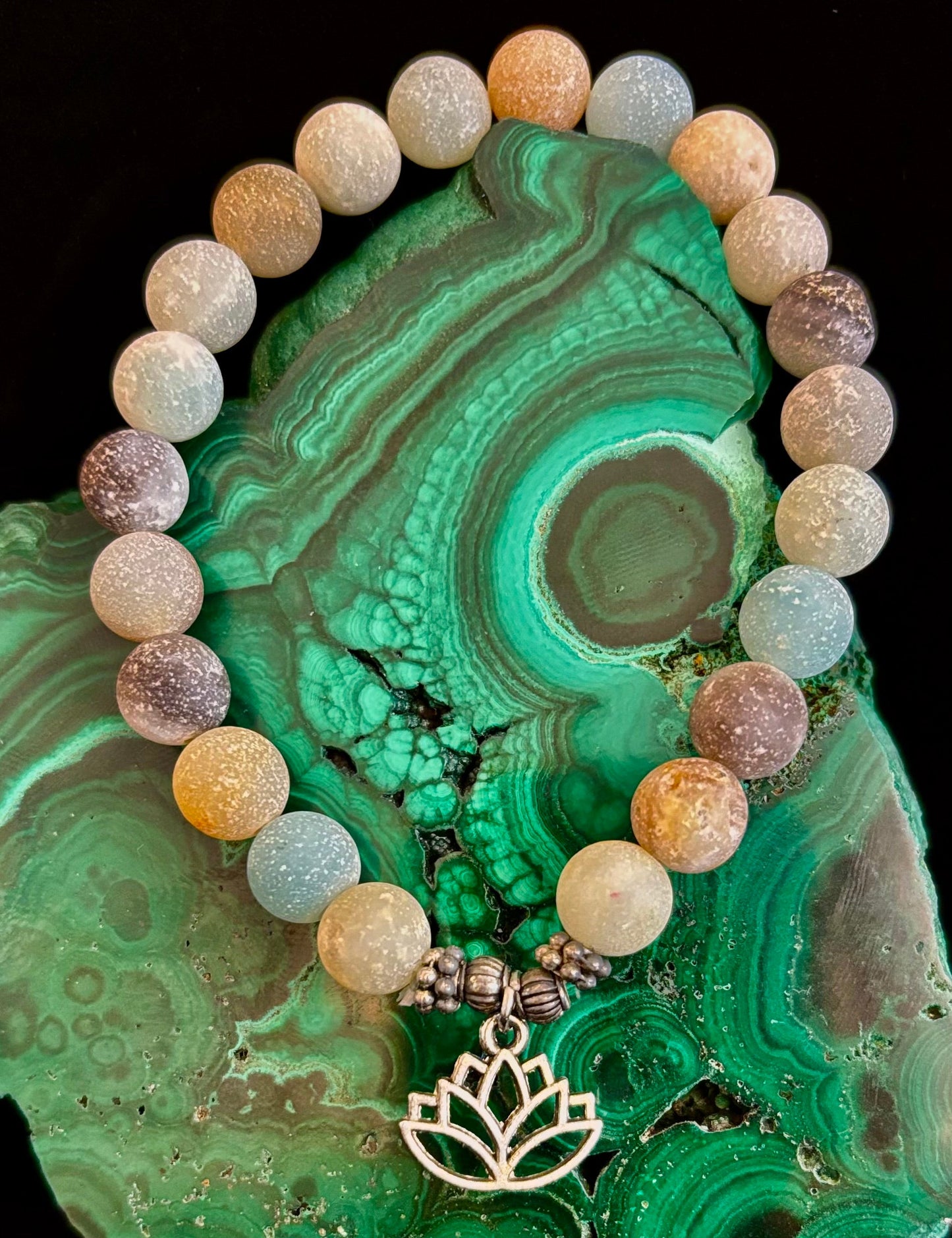 Pulsera de chakras curativos de amazonita – 3 opciones de dijes: Loto, Buda u Om