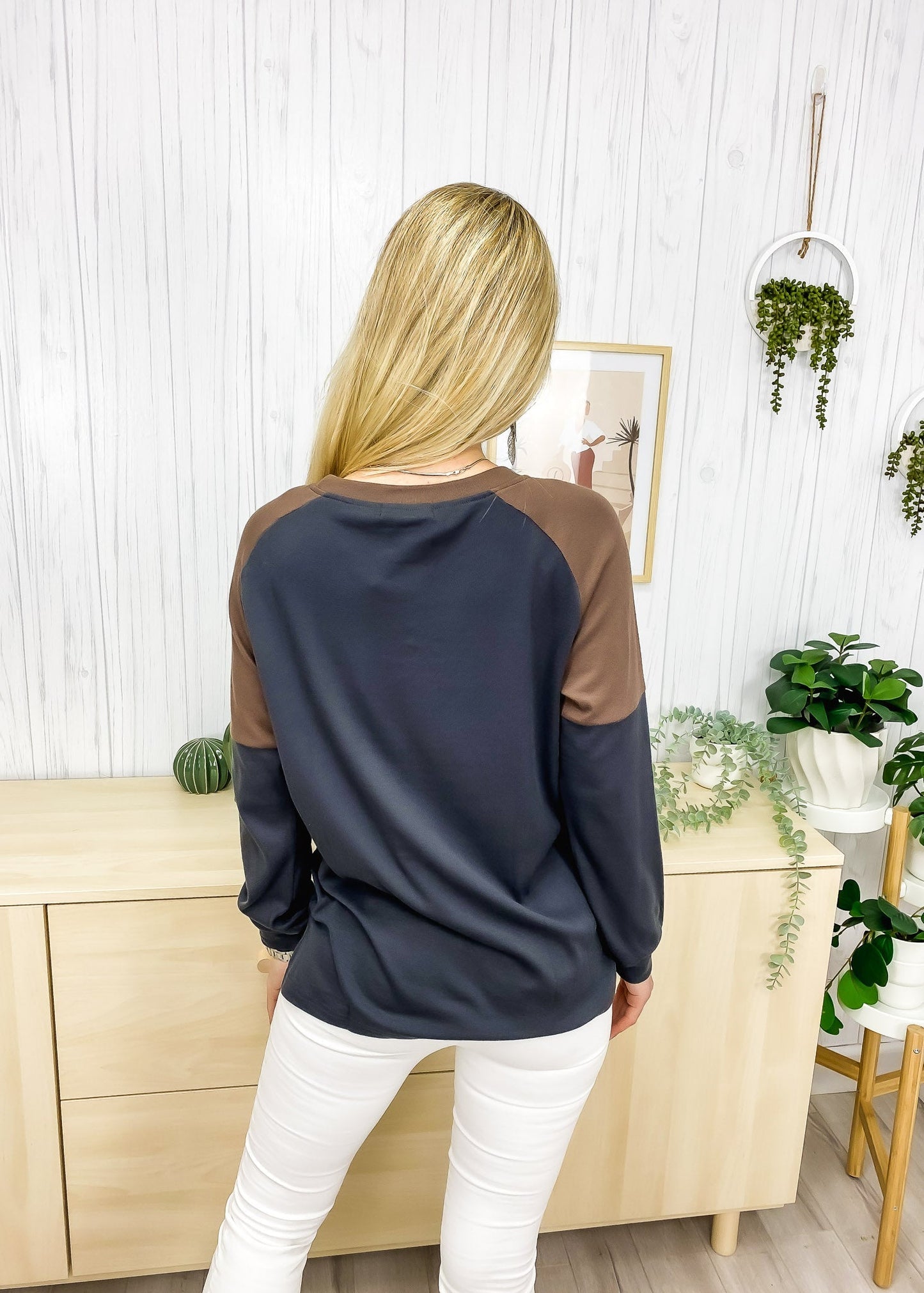 Sudadera informal de cuello redondo, blusas de manga larga con bloques de color y jerséis con aberturas laterales
