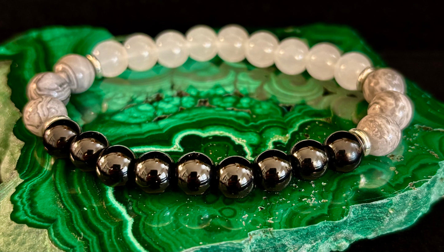 Pulsera de protección fabulosa "Wicked Trio" — Escudo energético de turmalina negra, labradorita y piedra luna infundidas con reiki