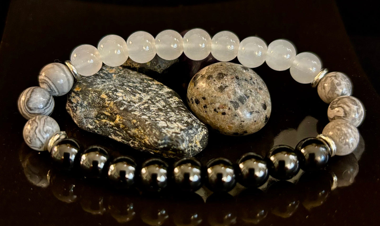 Pulsera de protección fabulosa "Wicked Trio" — Escudo energético de turmalina negra, labradorita y piedra luna infundidas con reiki