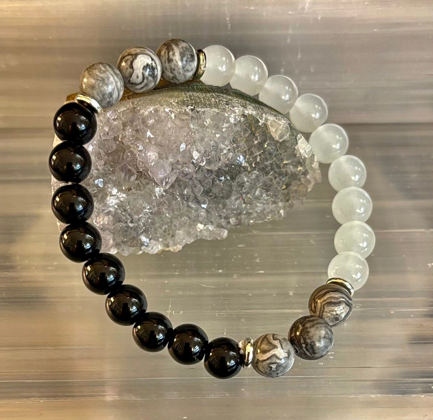 Pulsera de protección fabulosa "Wicked Trio" — Escudo energético de turmalina negra, labradorita y piedra luna infundidas con reiki
