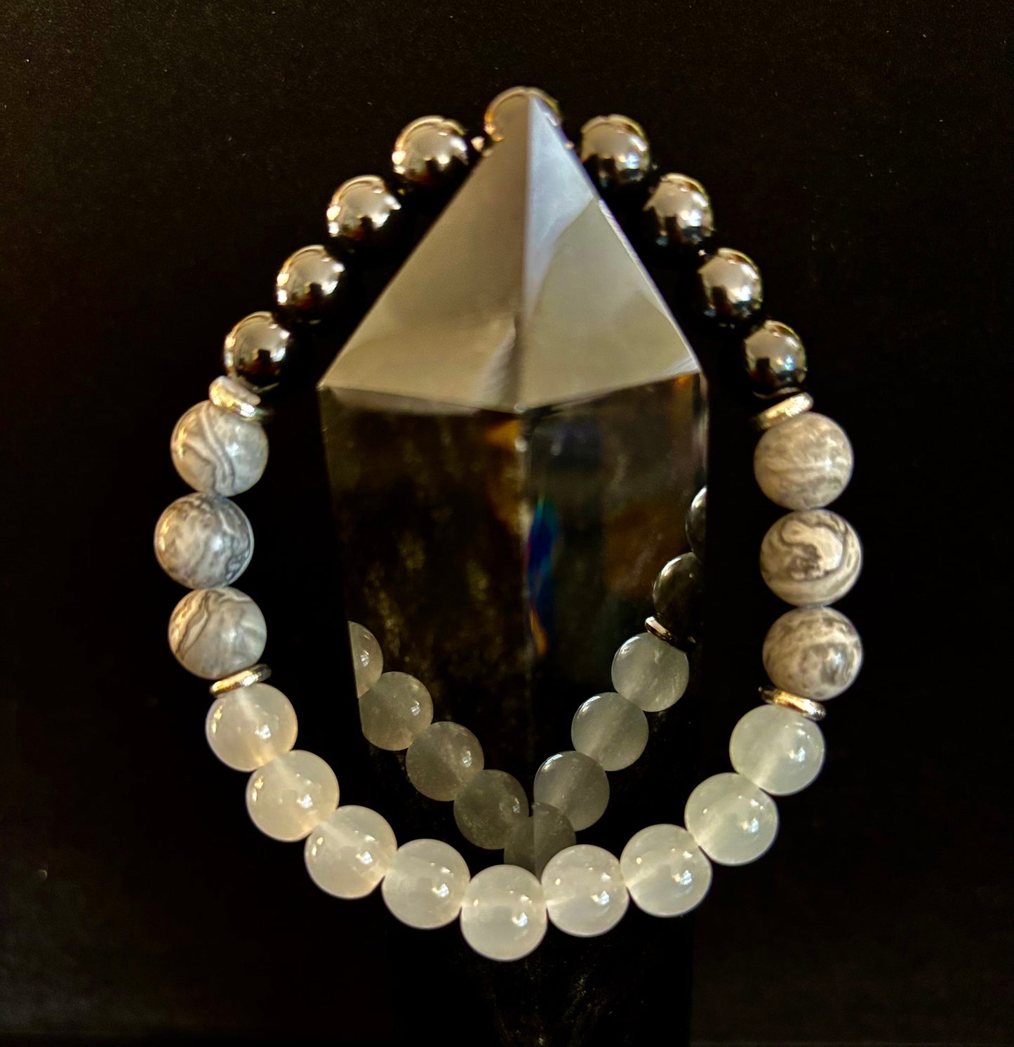 Pulsera de protección fabulosa "Wicked Trio" — Escudo energético de turmalina negra, labradorita y piedra luna infundidas con reiki
