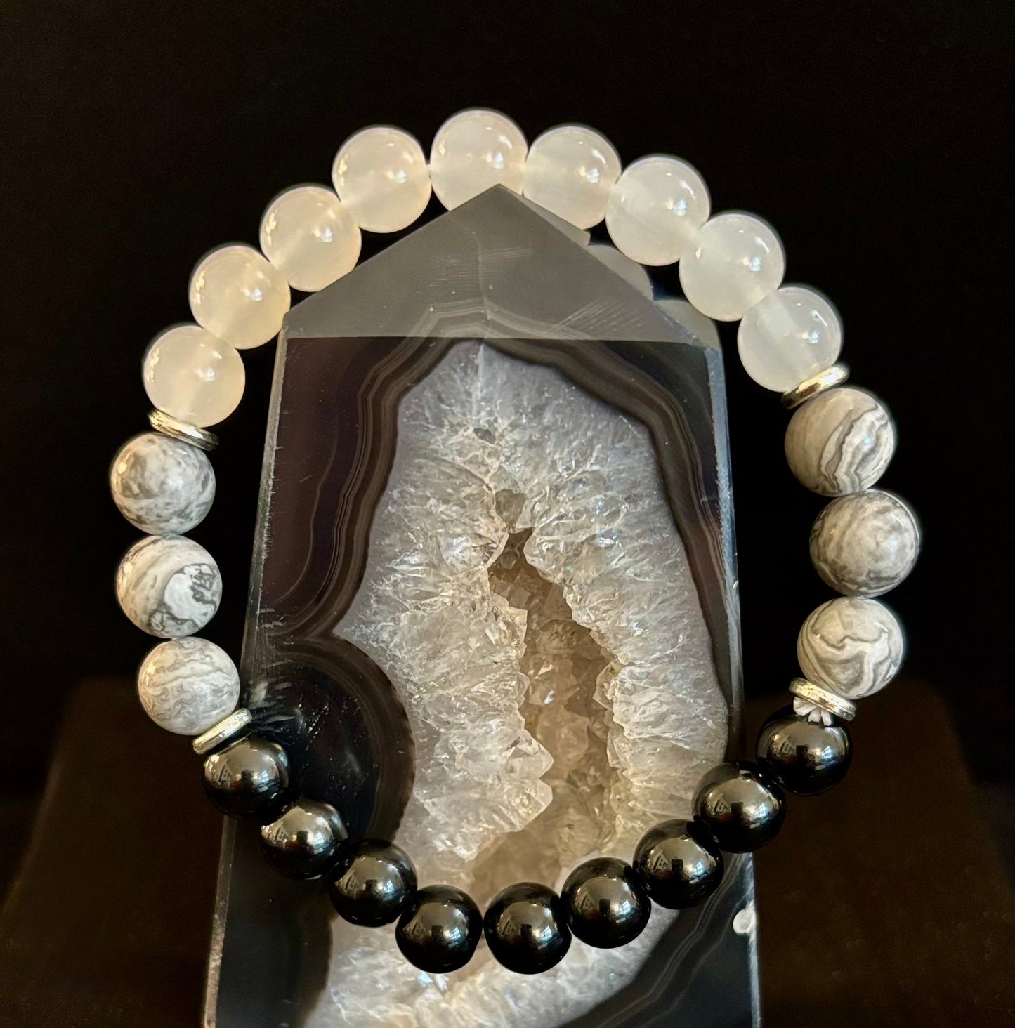 Pulsera de protección fabulosa "Wicked Trio" — Escudo energético de turmalina negra, labradorita y piedra luna infundidas con reiki