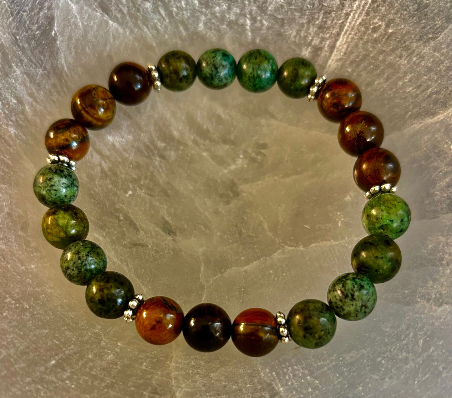 Pulsera de cuentas de ojo de tigre y turquesa africana para muñecas pequeñas – Aumenta la confianza y el coraje