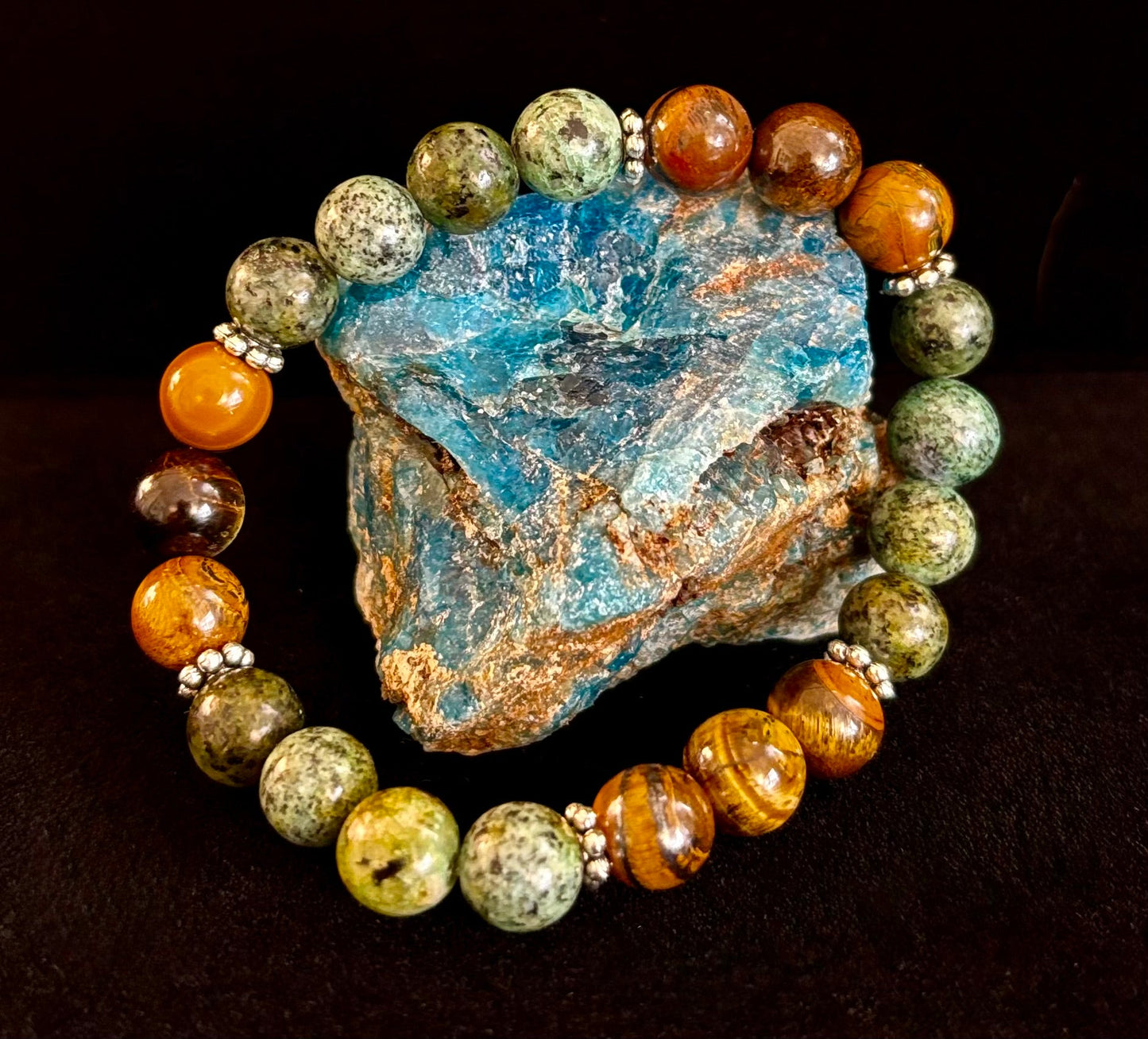 Pulsera de cuentas de ojo de tigre y turquesa africana para muñecas pequeñas – Aumenta la confianza y el coraje