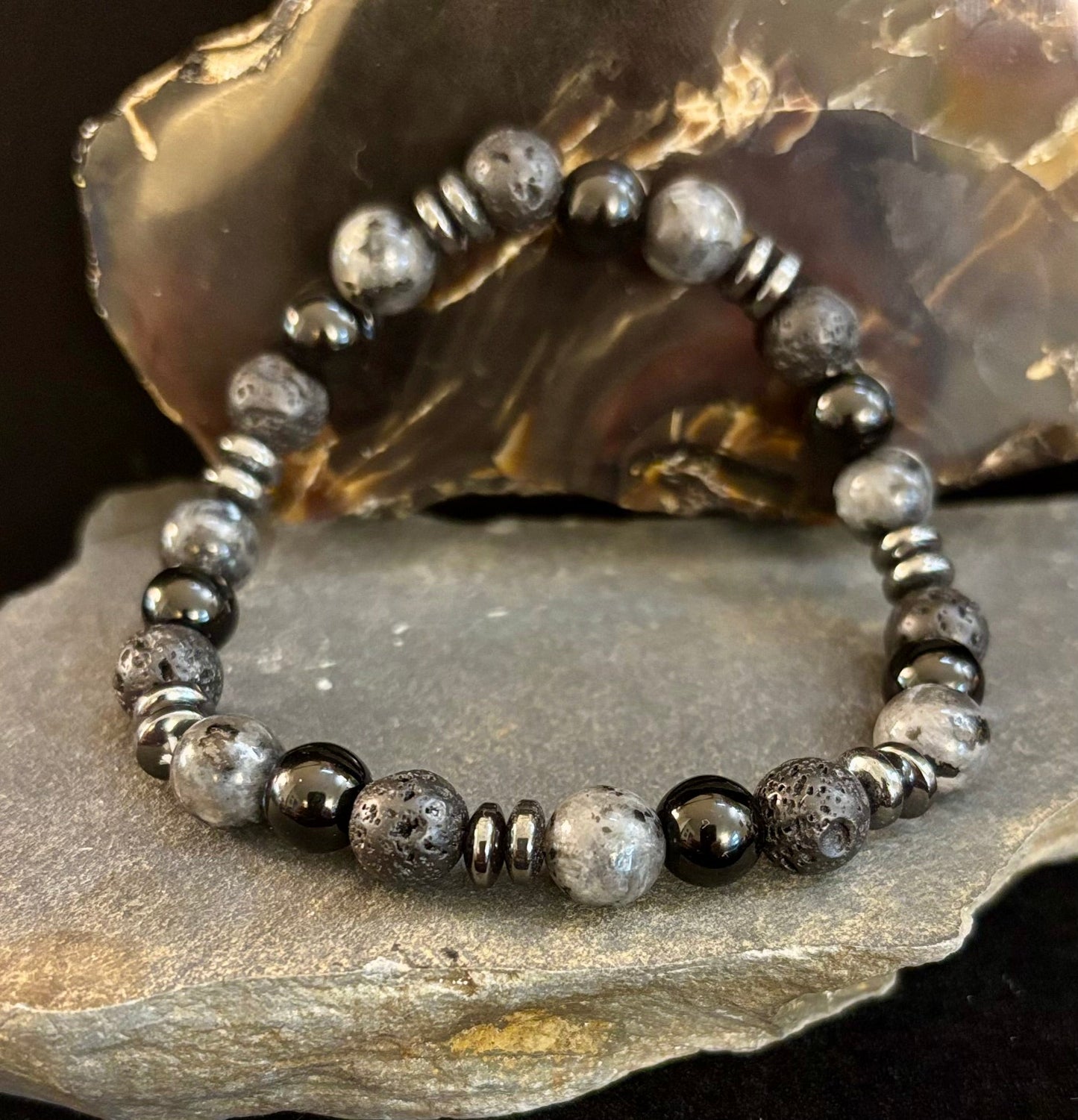 Pulsera de guerrero místico para hombre – Labradorita, ónix negro y roca de lava con espaciadores de metal negro (se adapta a muñecas grandes)