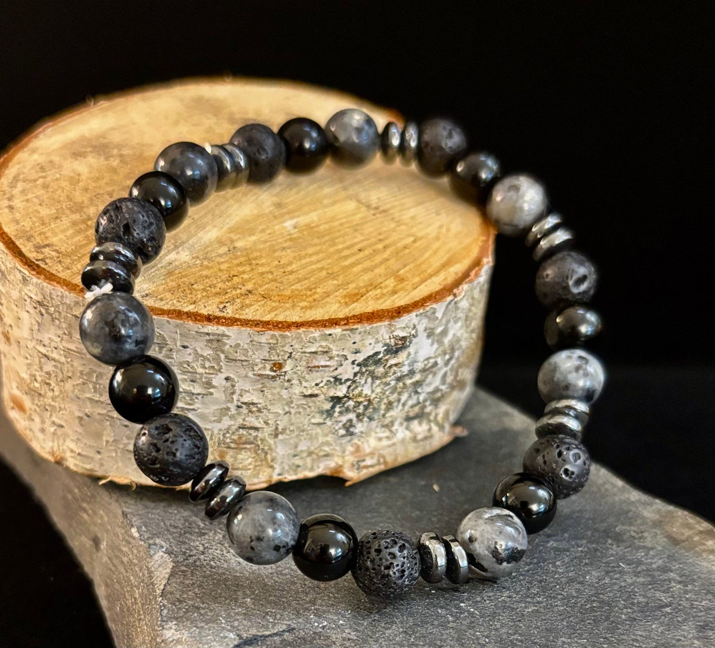 Pulsera de guerrero místico para hombre – Labradorita, ónix negro y roca de lava con espaciadores de metal negro (se adapta a muñecas grandes)